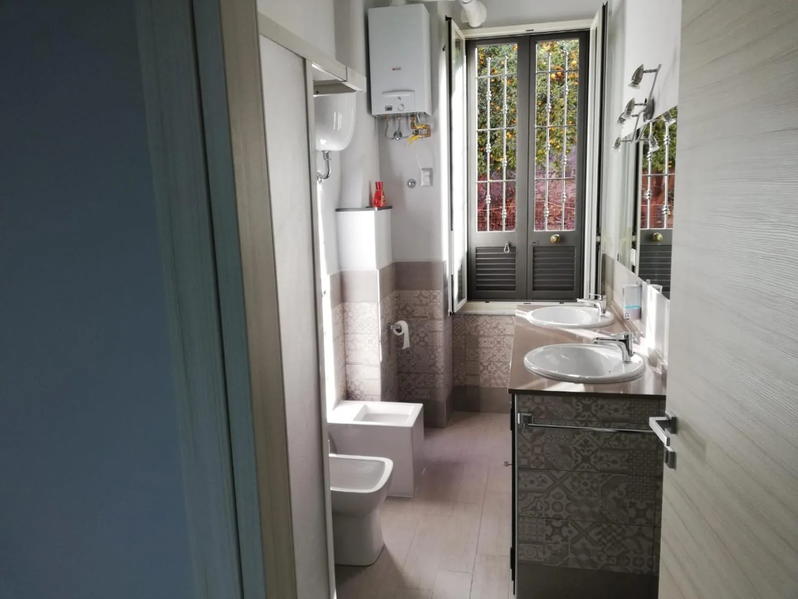 Toilet in B&B Enjoy Ercolano