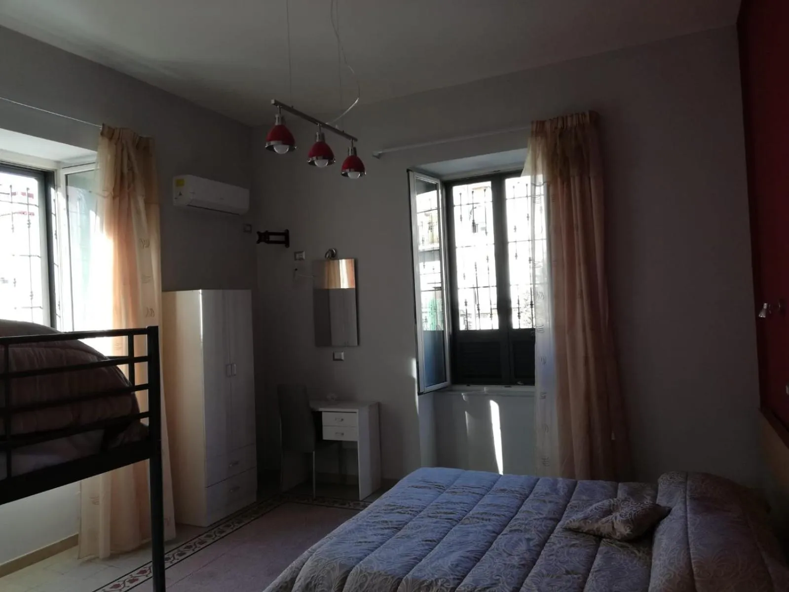 Bed in B&B Enjoy Ercolano