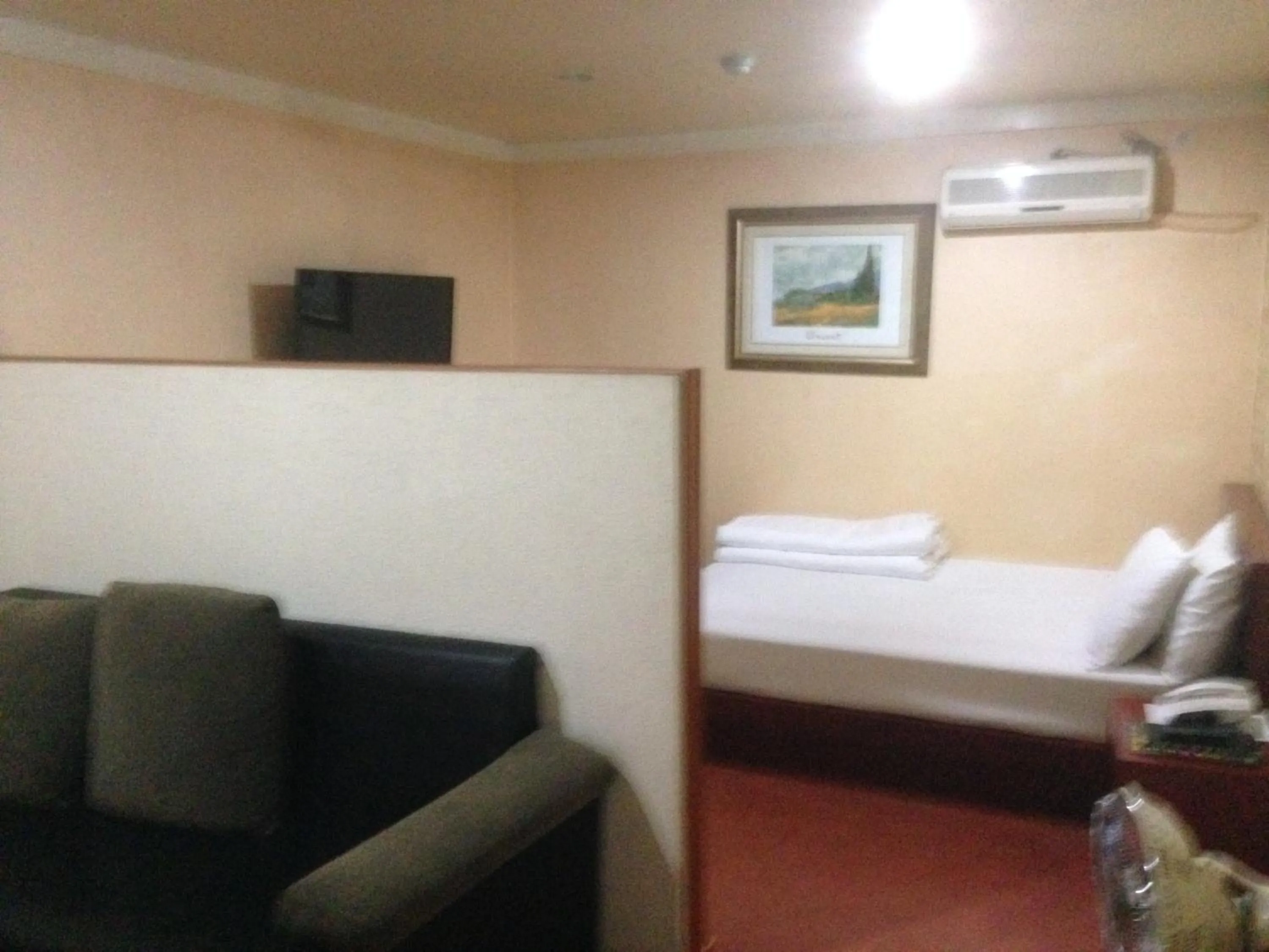 Photo of the whole room, Bed in Daegu Goodstay Herotel
