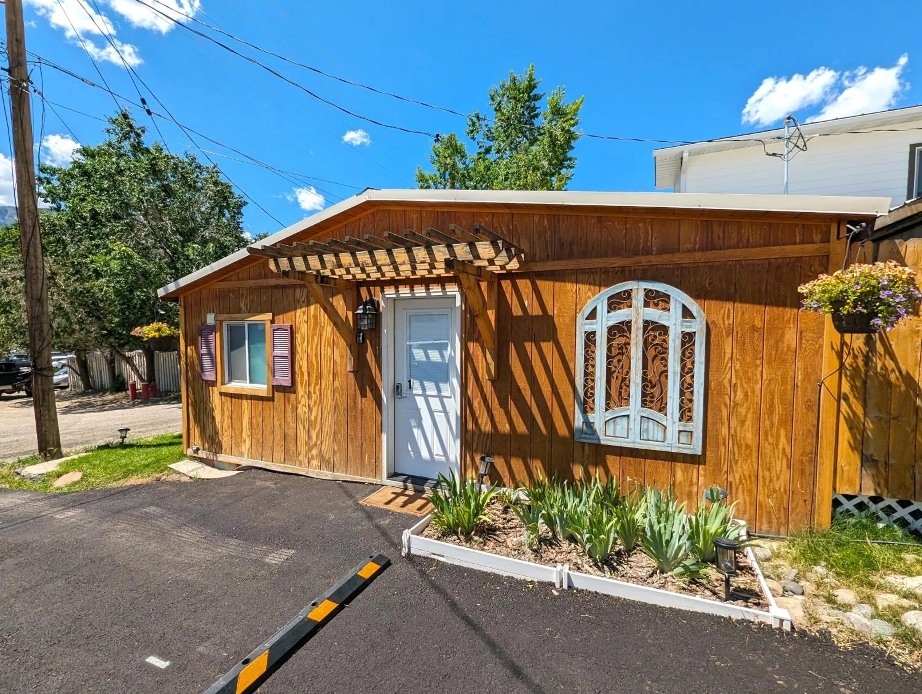 Yellowstone's Treasure Cabins