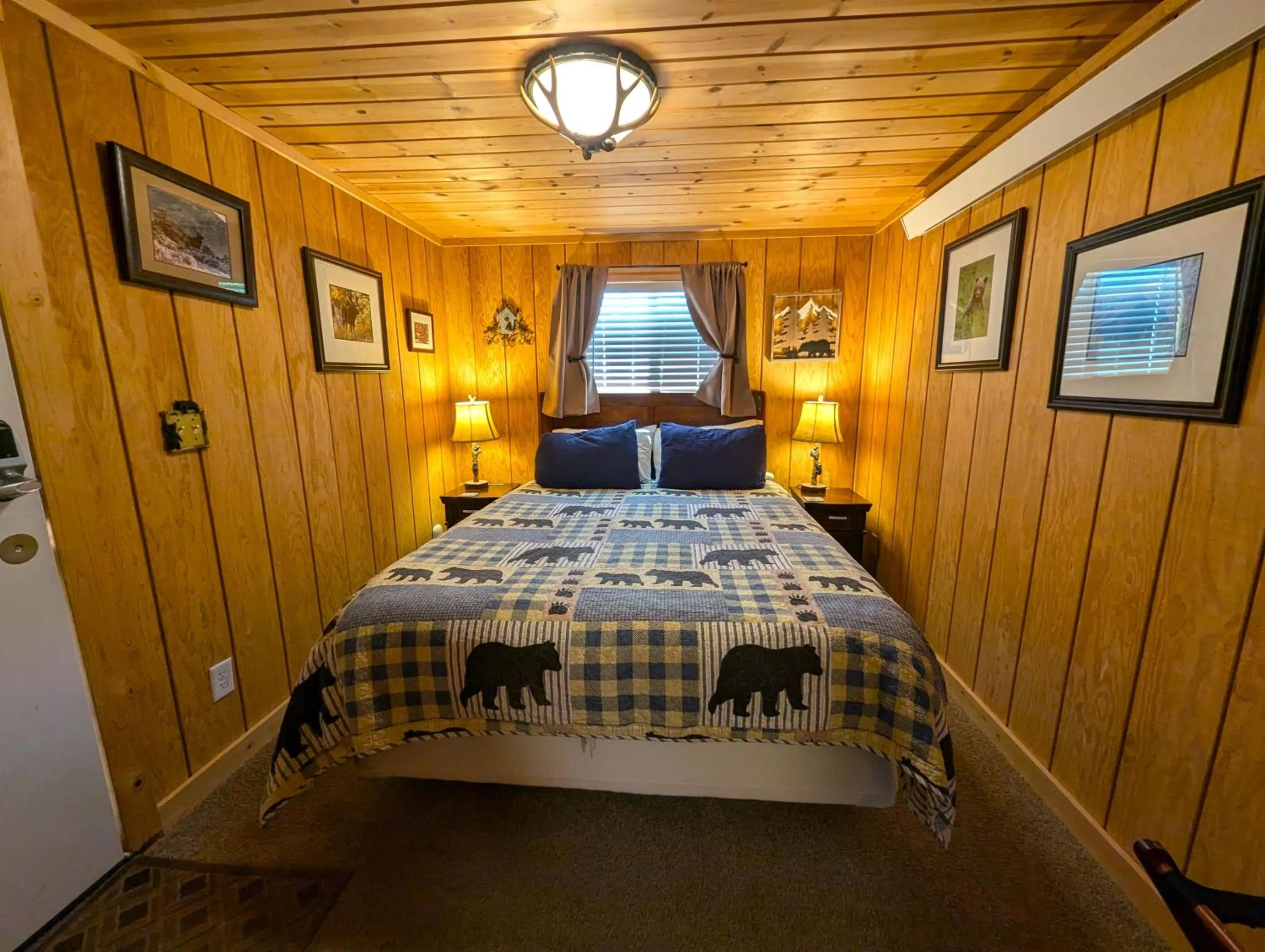 Bed in Yellowstone's Treasure Cabins