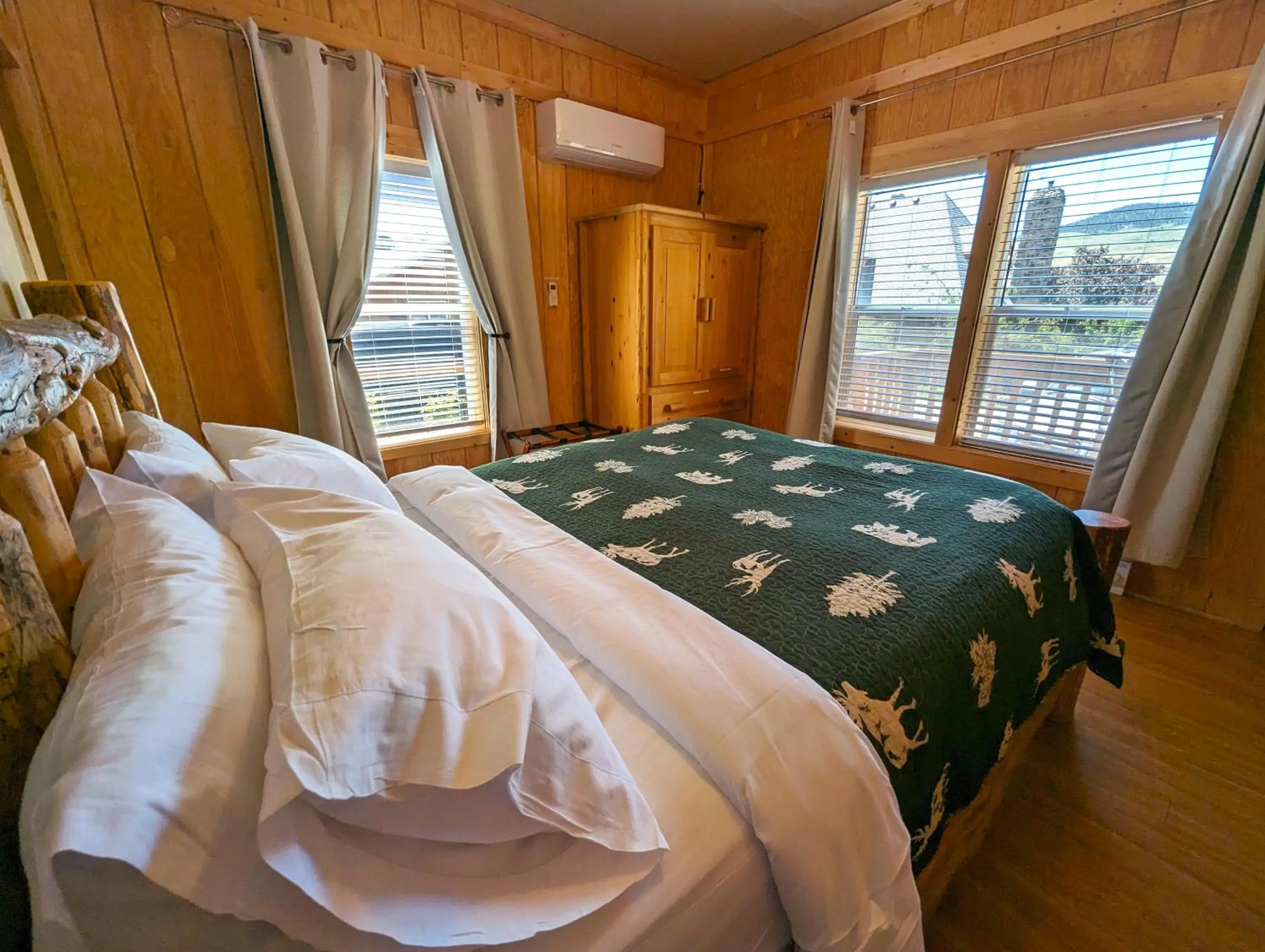 Bed in Yellowstone's Treasure Cabins
