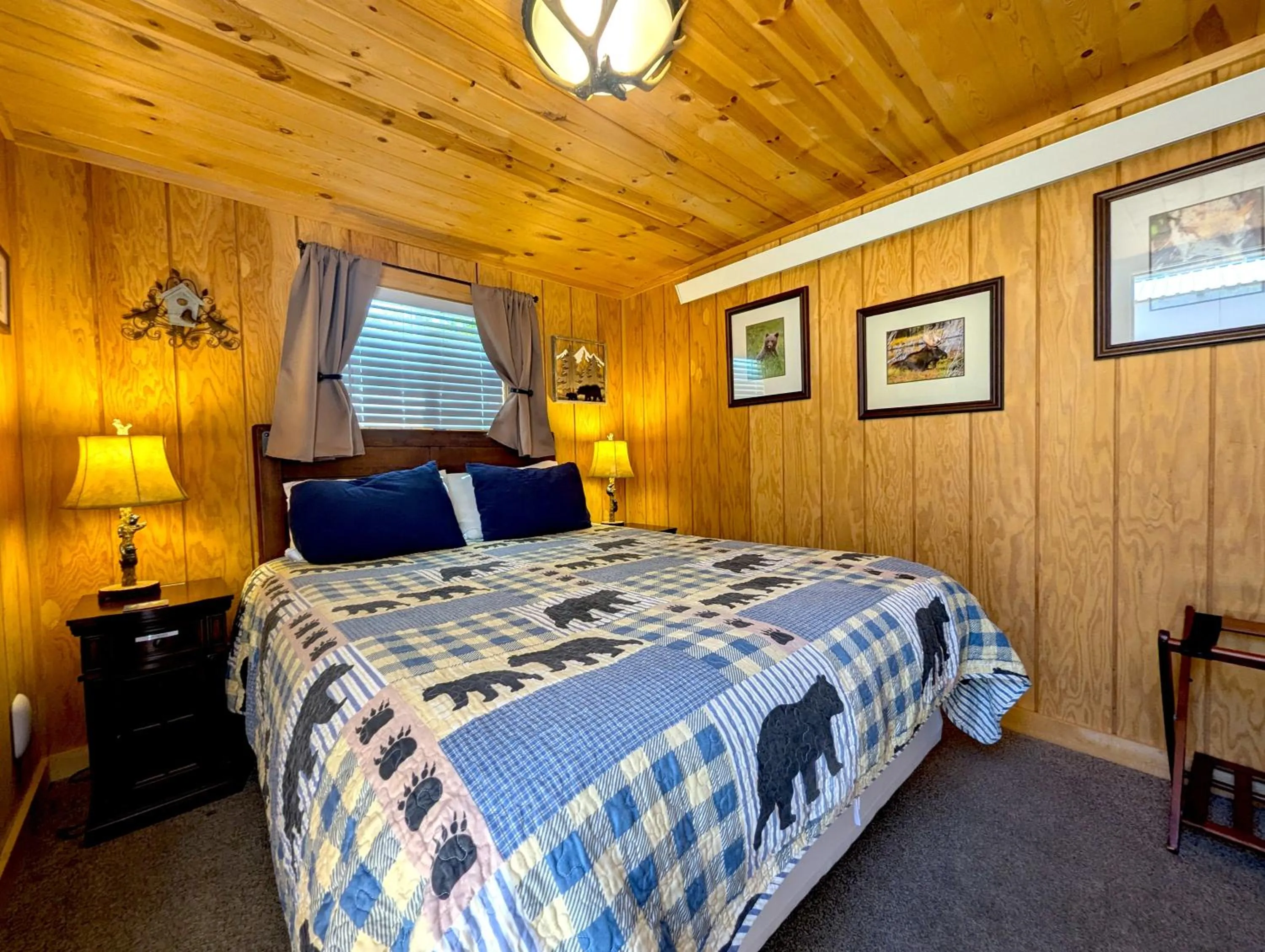 Bed in Yellowstone's Treasure Cabins