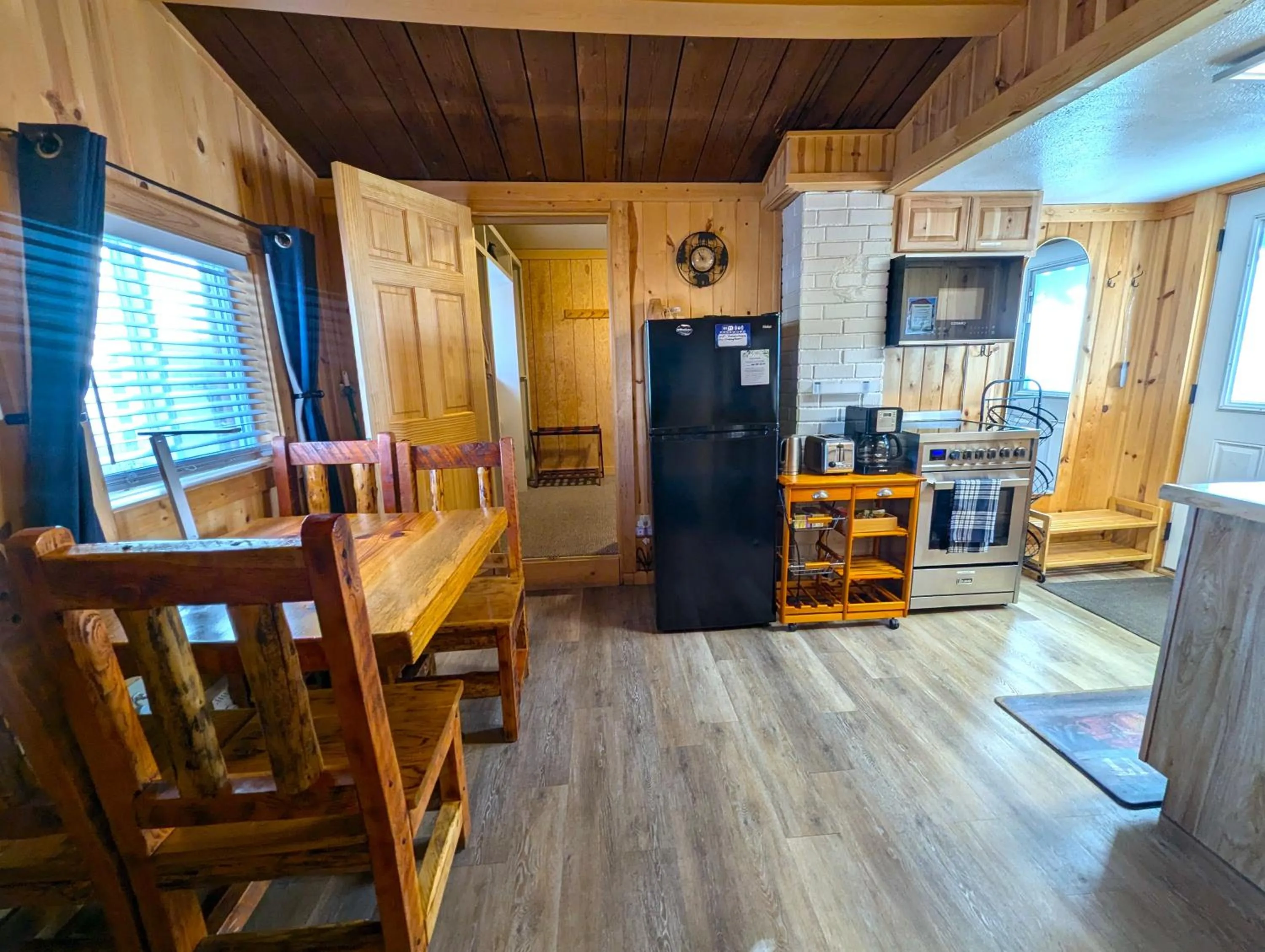 Yellowstone's Treasure Cabins