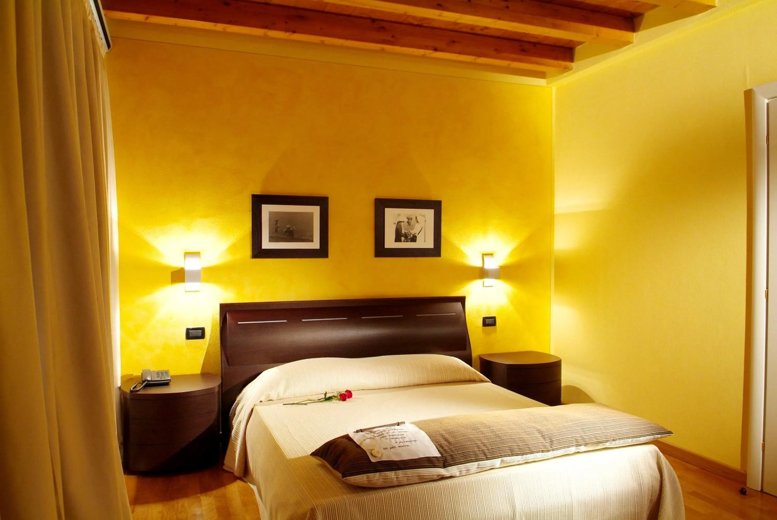 Photo of the whole room, Bed in Hotel Fontana Santa