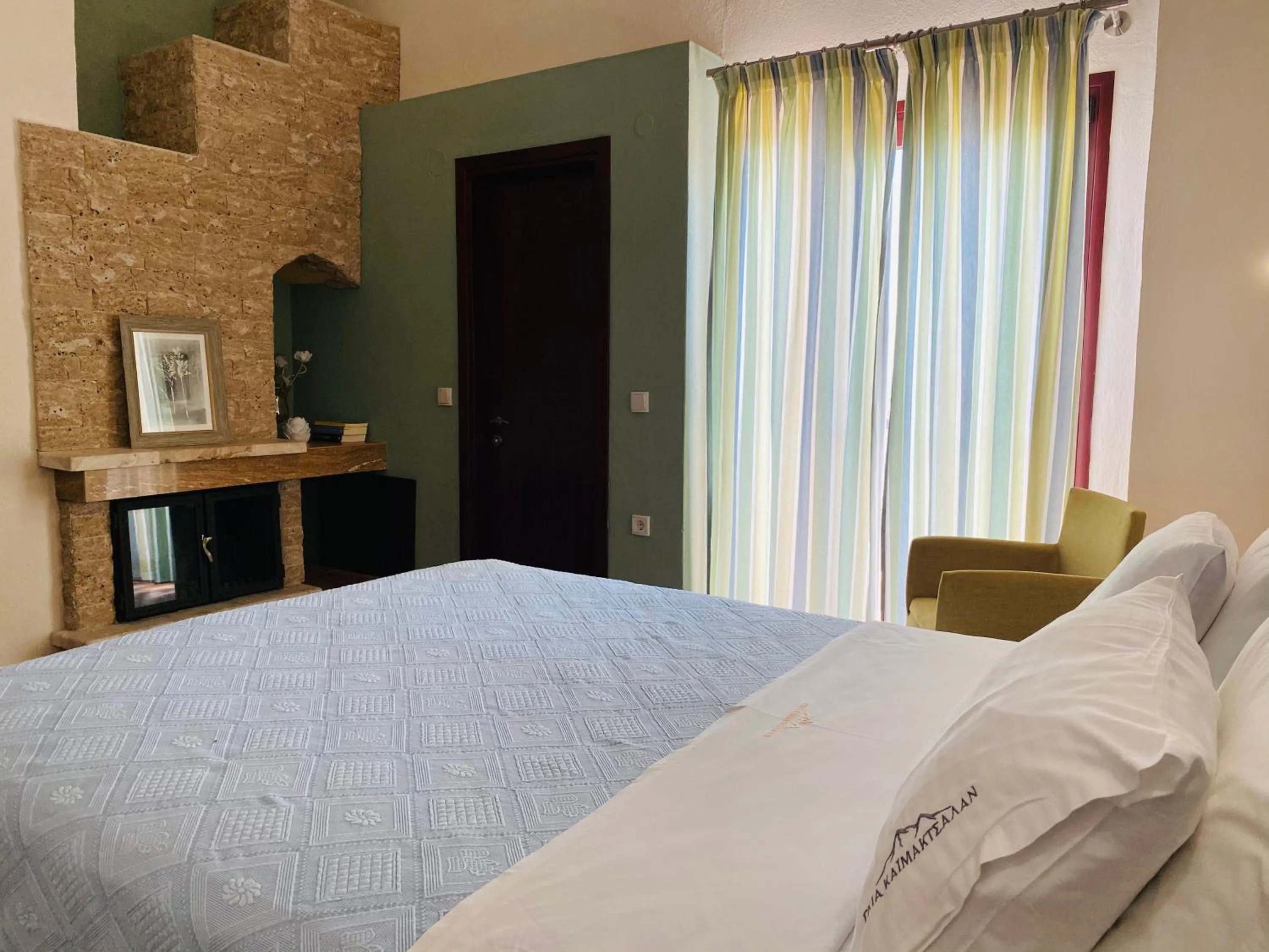 Bed in Gea Kaimaktsalan Hotel & Spa