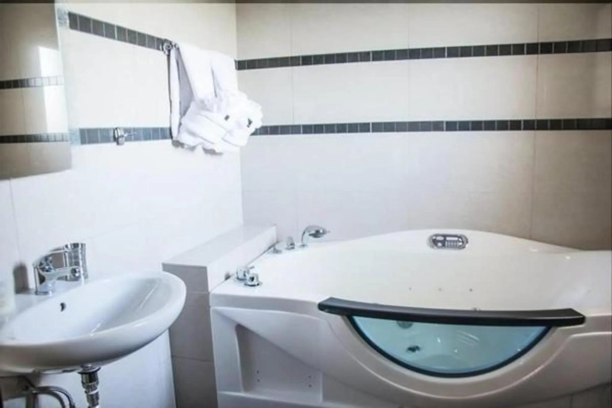 Shower in Gea Kaimaktsalan Hotel & Spa