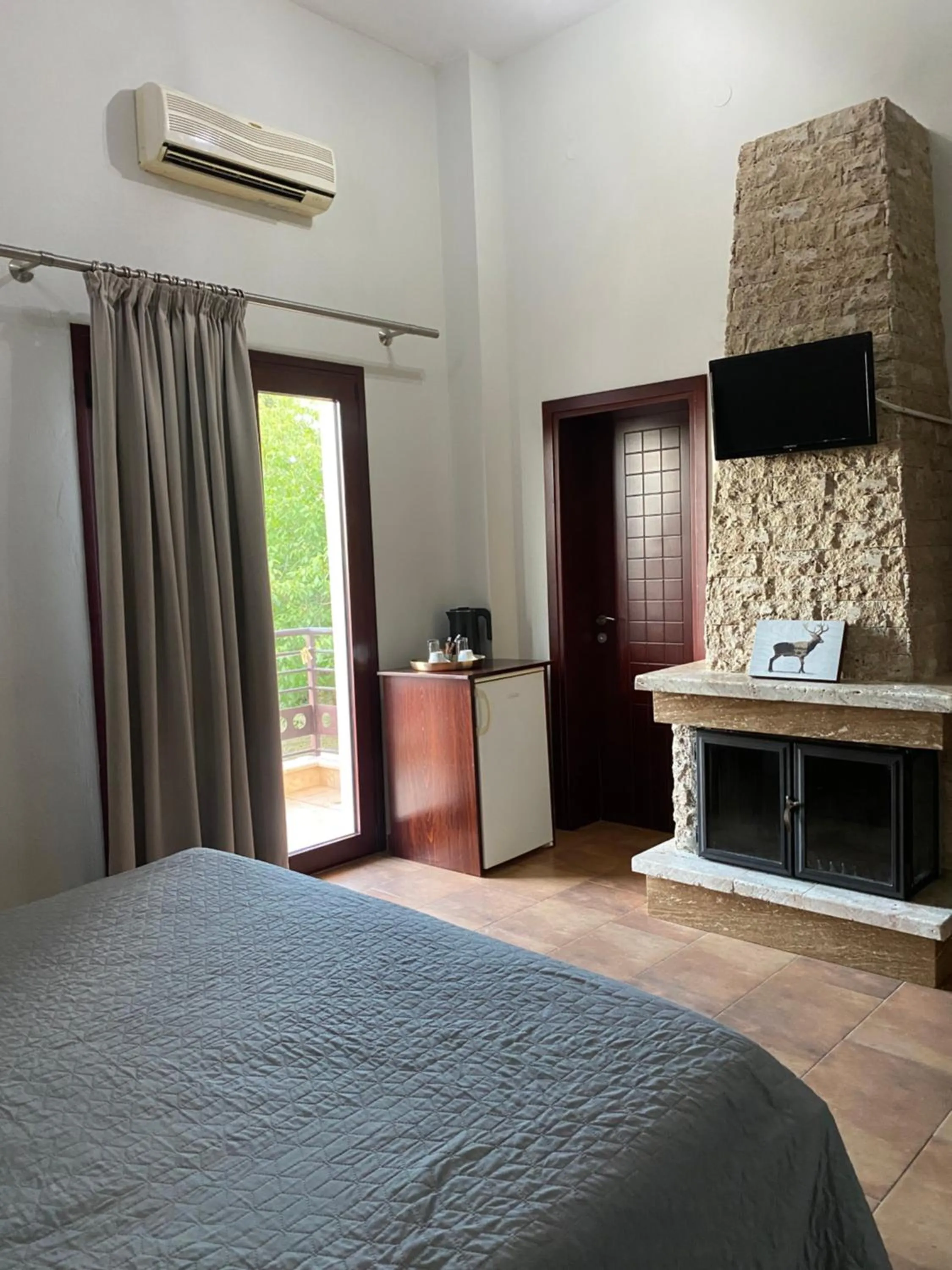 Bed in Gea Kaimaktsalan Hotel & Spa