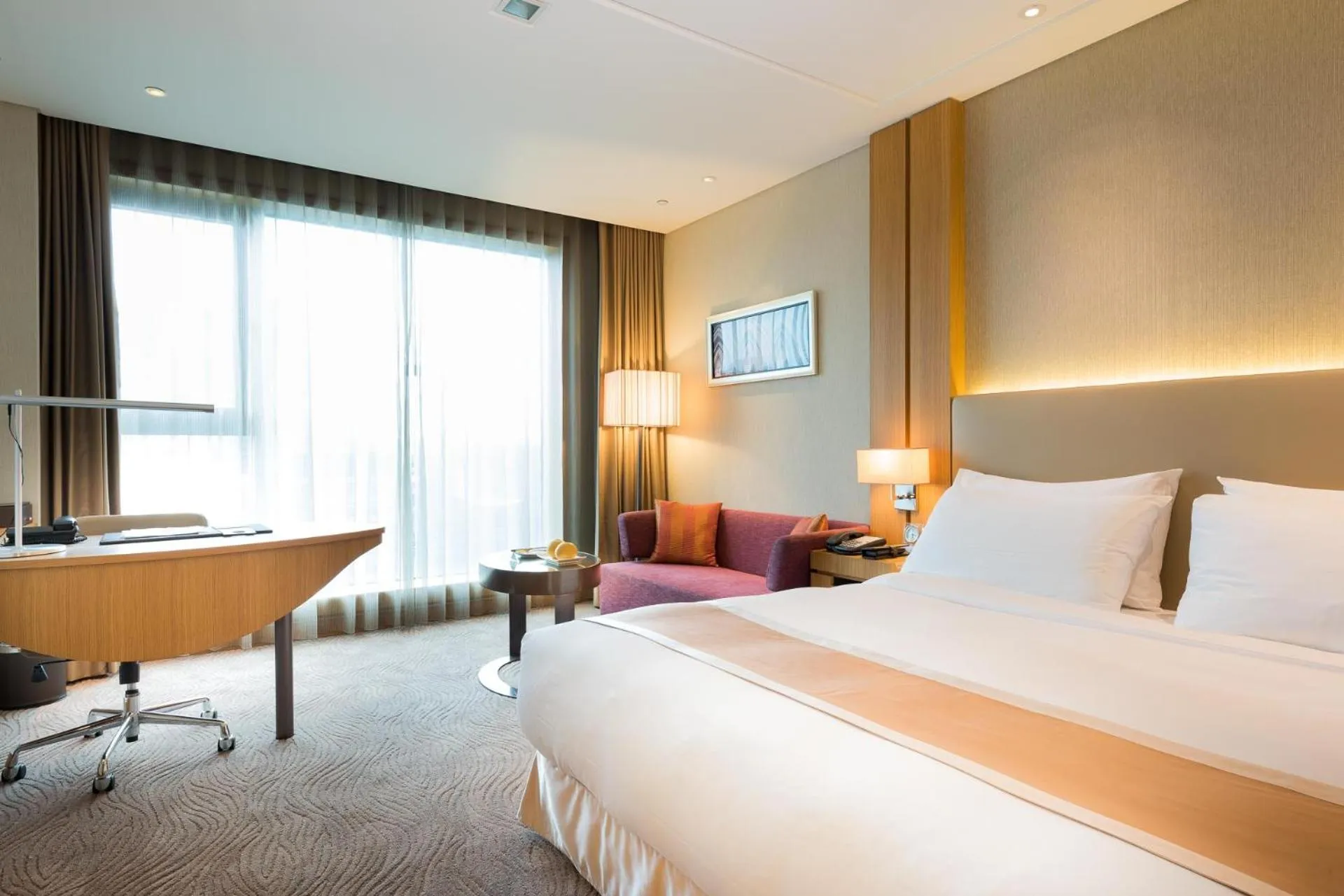 Photo of the whole room, Bed in Millennium Hotel Taichung