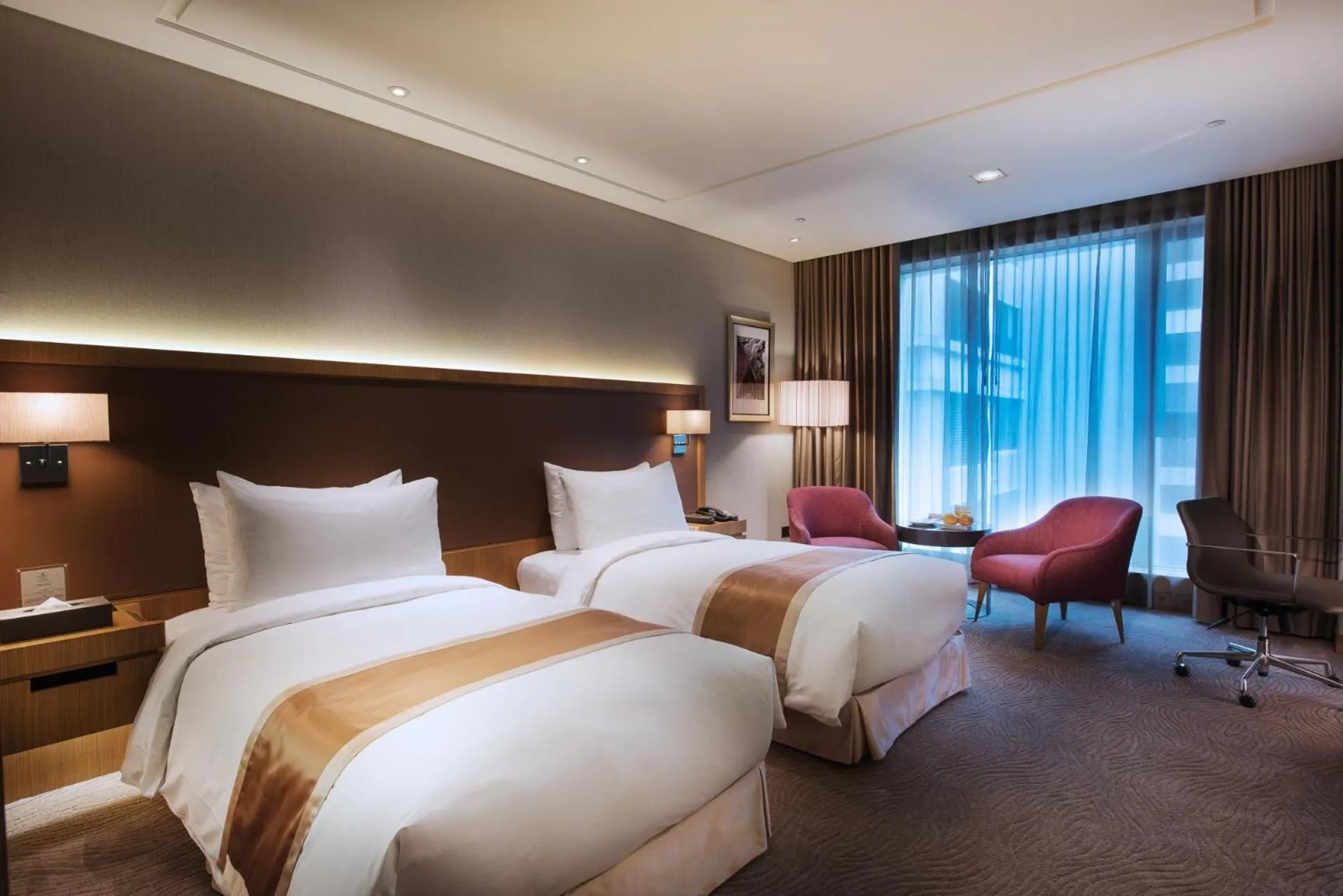 Photo of the whole room, Bed in Millennium Hotel Taichung