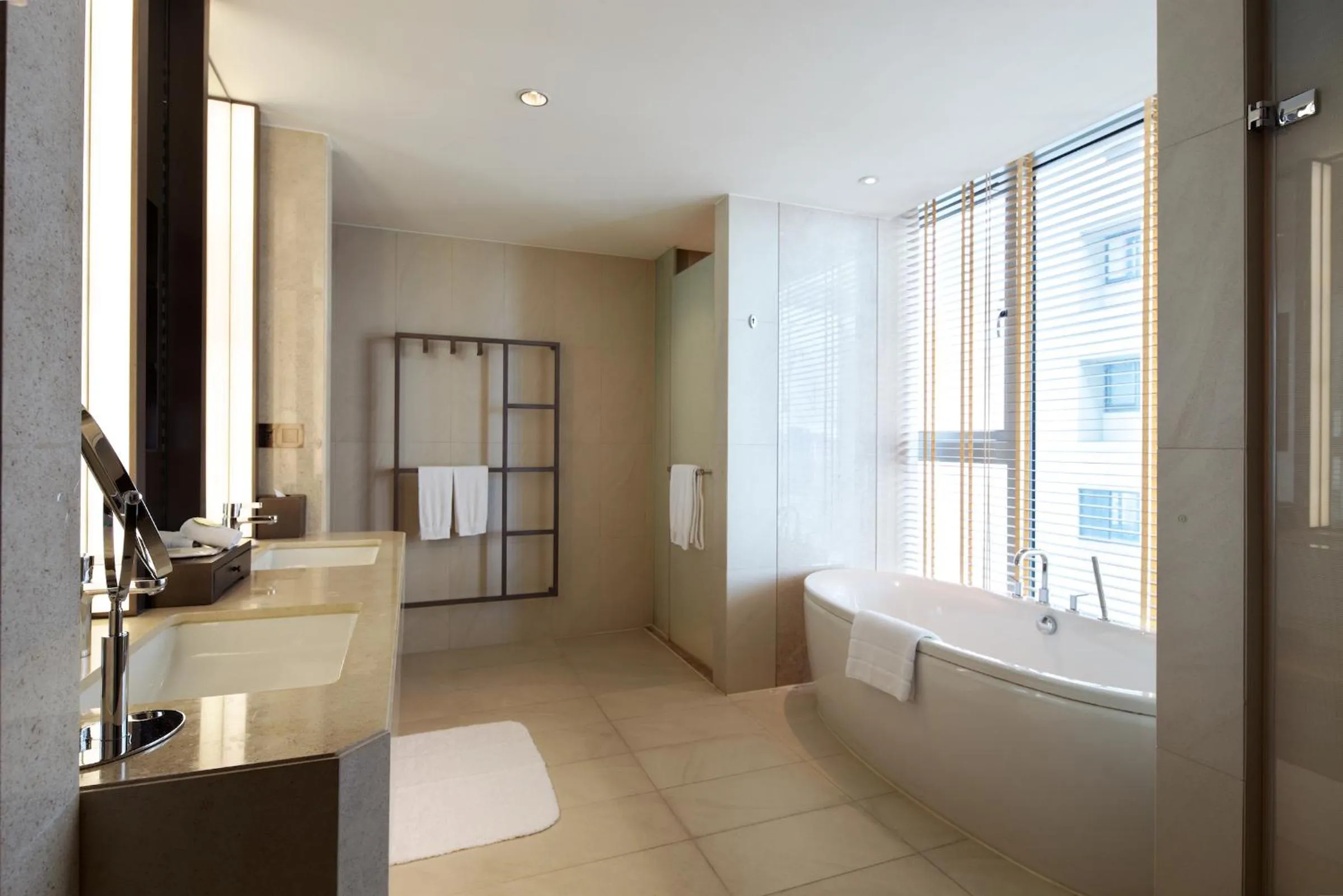 Bathroom, Bed in Millennium Hotel Taichung