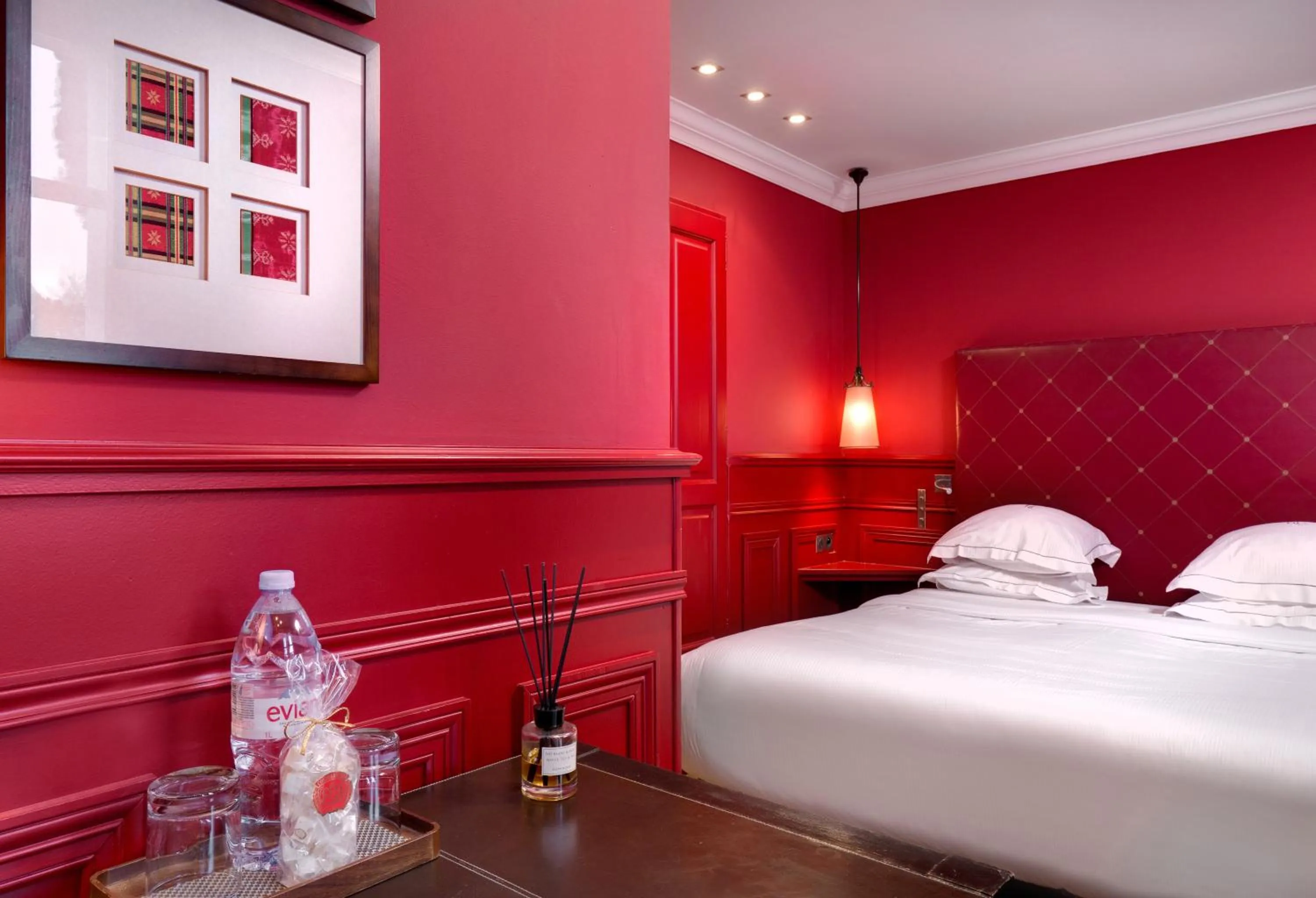 Bedroom, Bed in Hôtel du Château & Spa - Teritoria