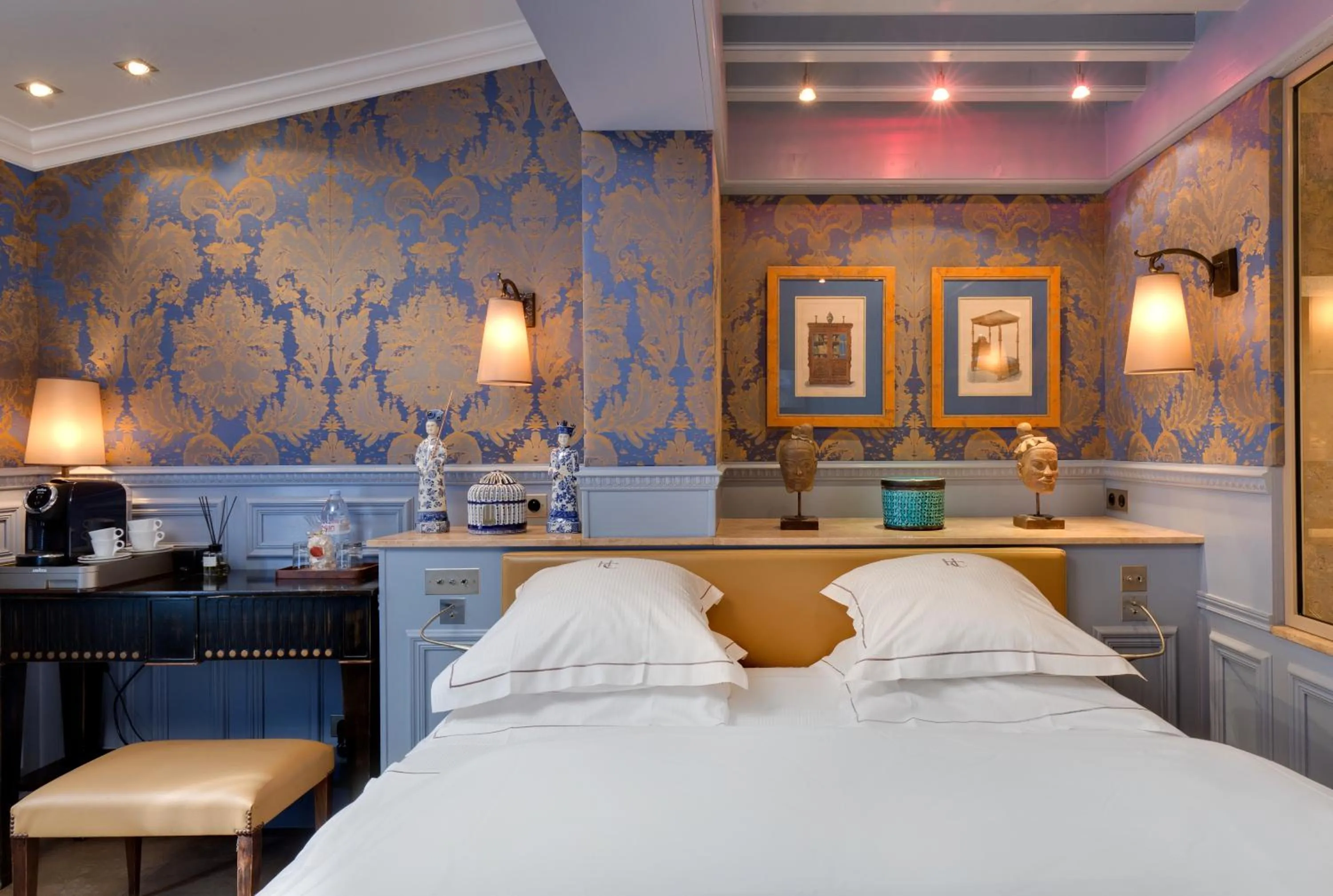 Photo of the whole room, Bed in Hôtel du Château & Spa - Teritoria