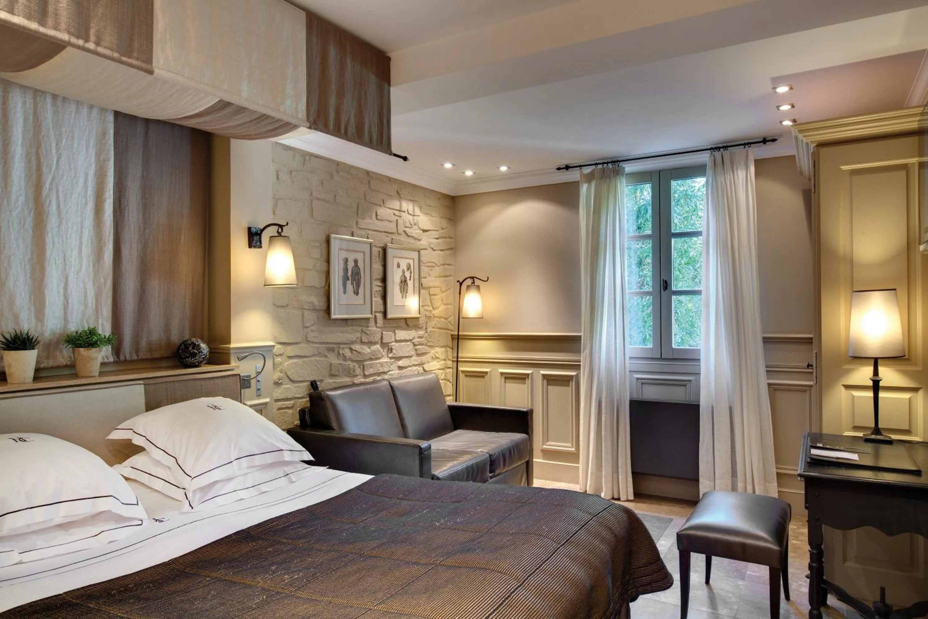 Bedroom, Bed in Hôtel du Château & Spa - Teritoria