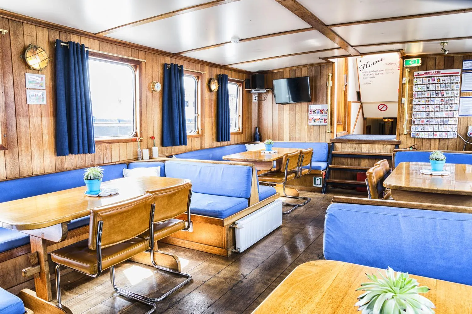 Buffet breakfast in Mps Holland