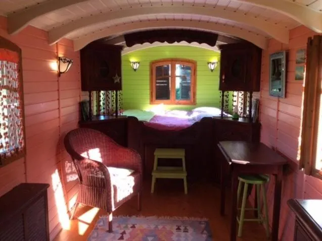 Bedroom in Les Roulottes de Troussures