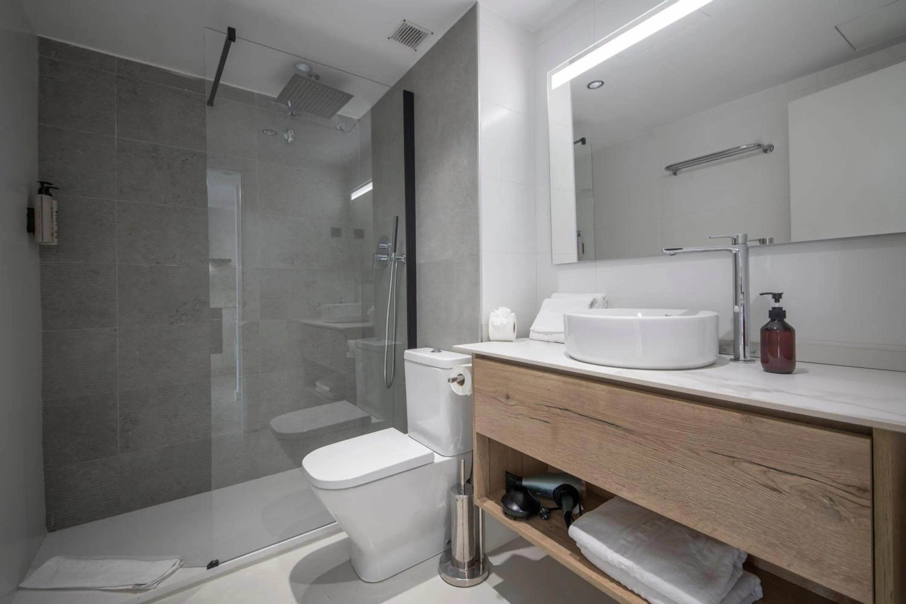 Shower in Aparthotel Marsol