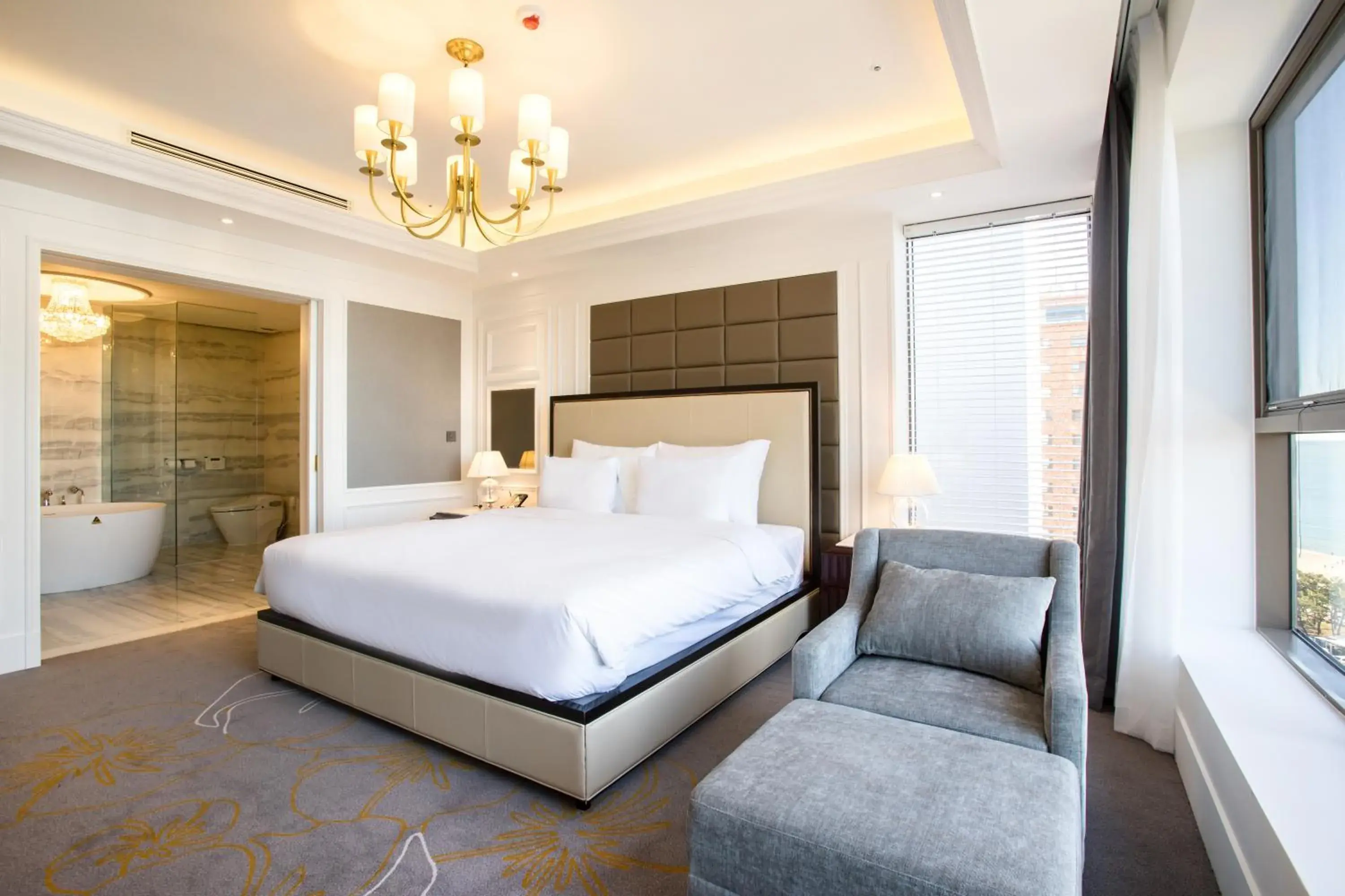 Bed in Baymond Hotel Bed in Baymond Hotel