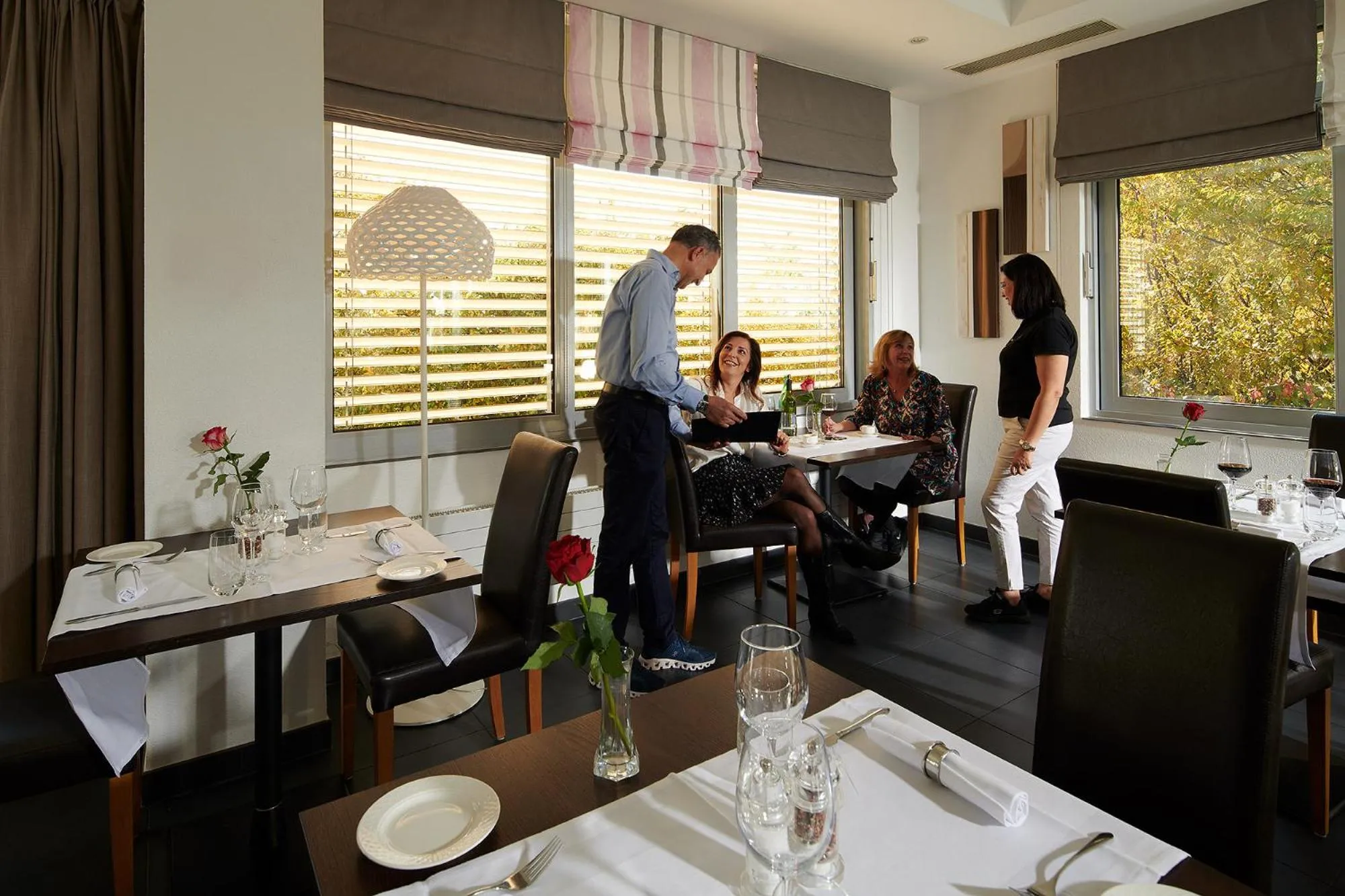 Restaurant/places to eat in Le Leman Hotel