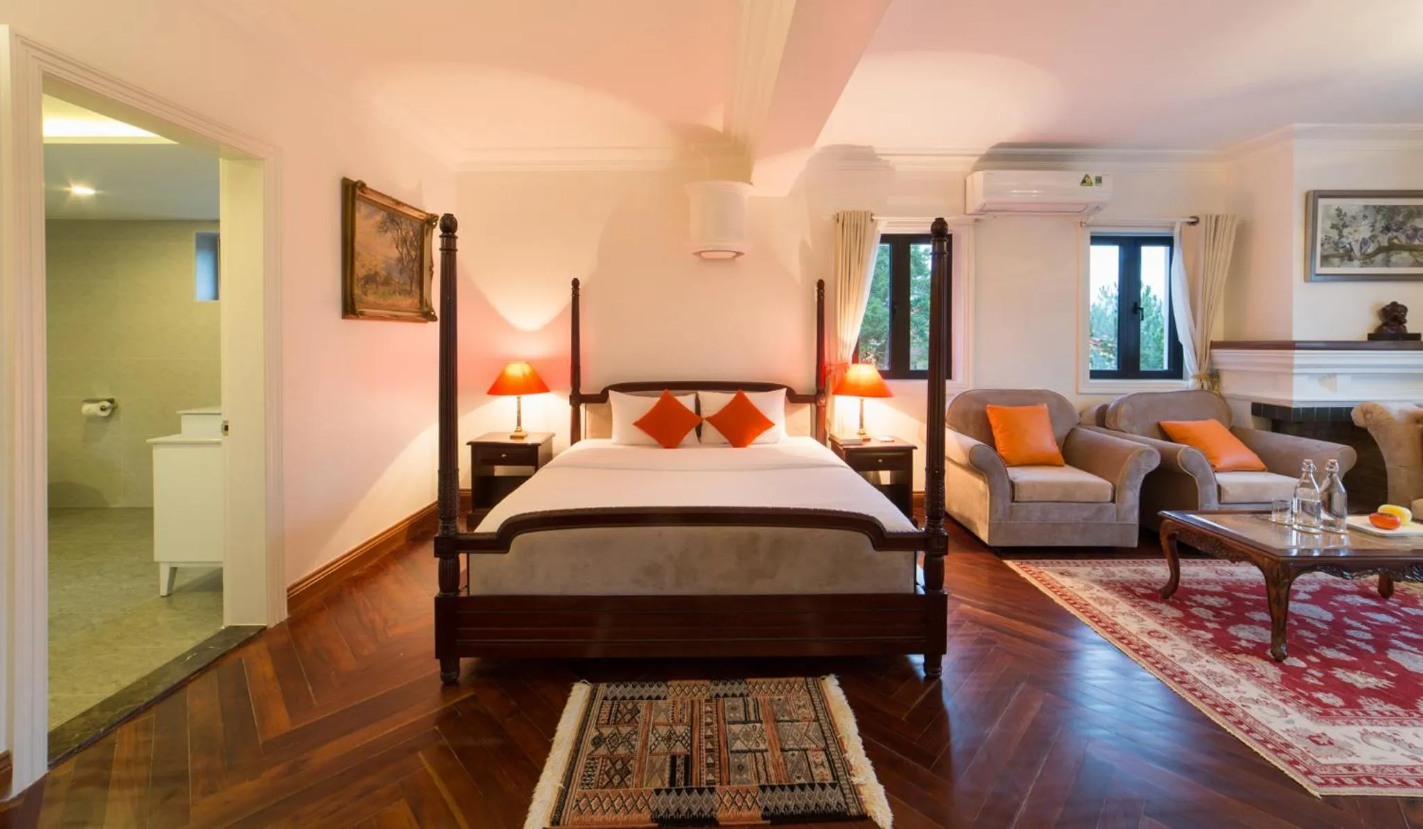 Bed in Lamarque Dalat Villa