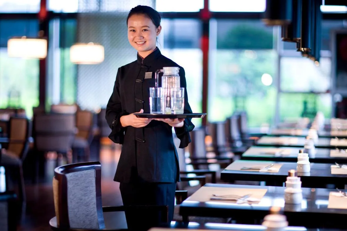 Staff in SSAW Boutique Hotel Hangzhou Xiaoshan Yinlong Hangfachang Subway