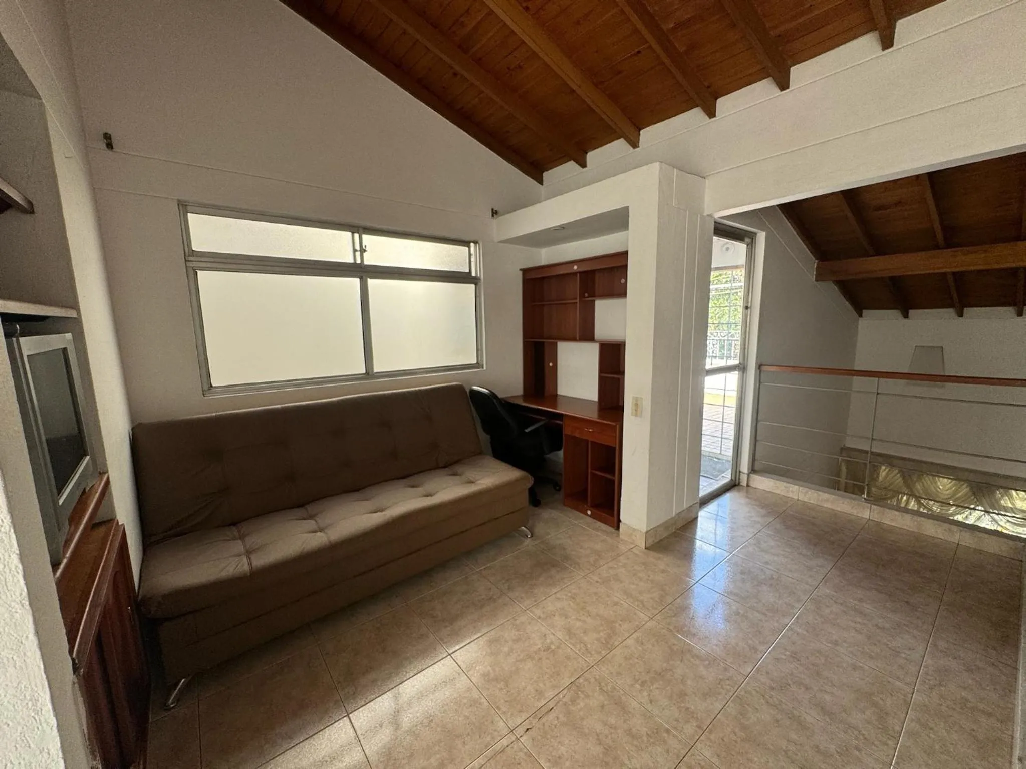 Casa Entera-Cerca a Mall La Central y Estación de Tranvía