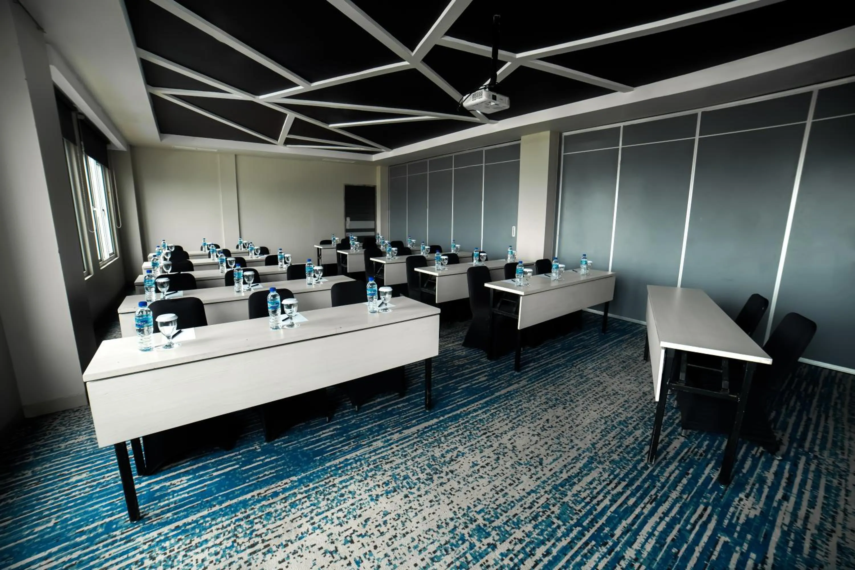 Meeting/conference room in Zoom Hotel Mulawarman