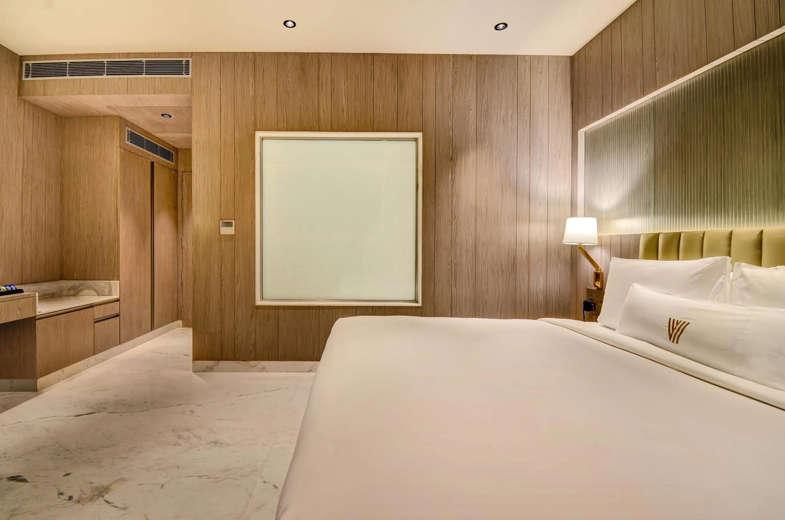 Bedroom, Bed in Vividus