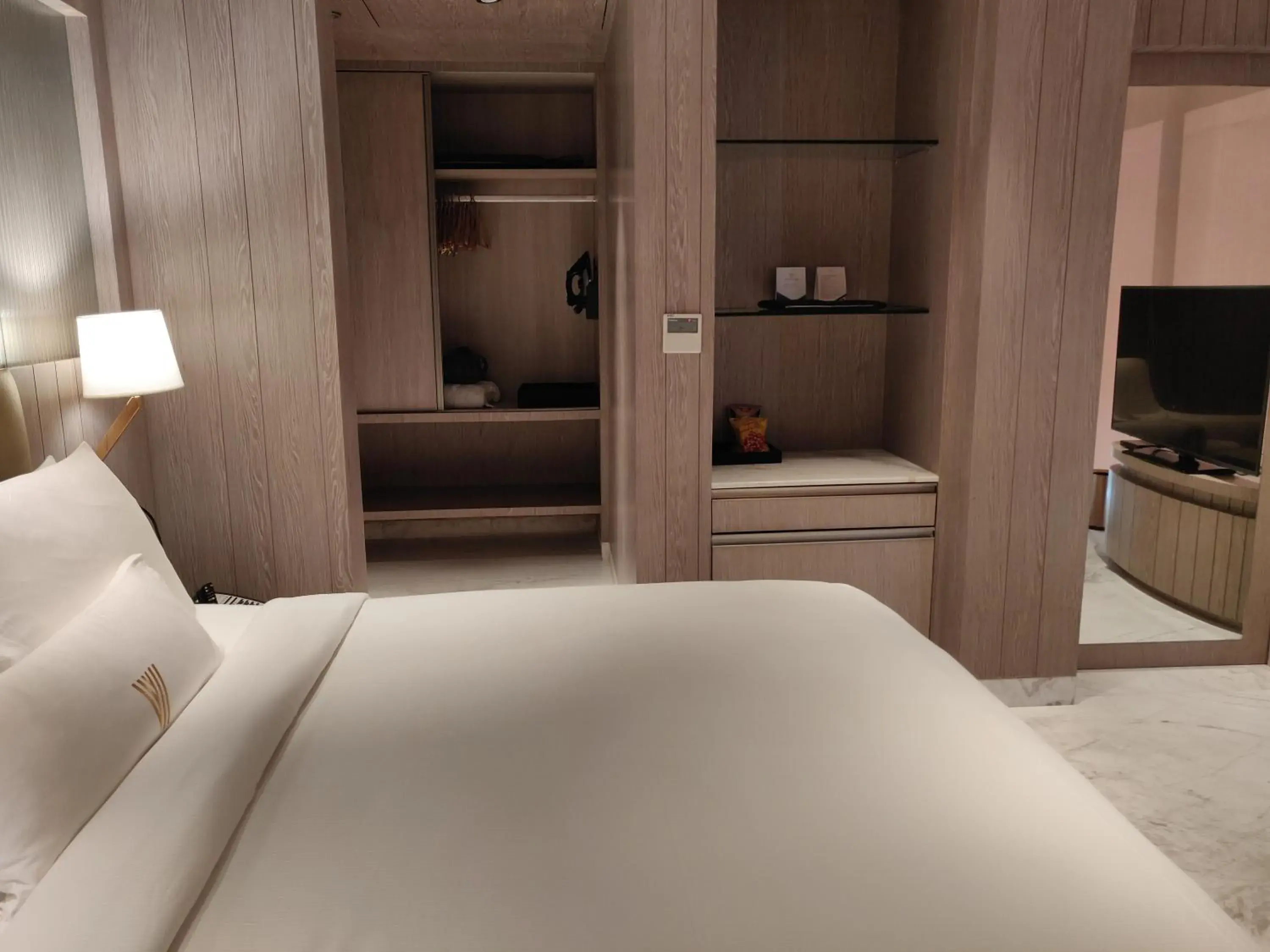 Bedroom, Bed in Vividus Bedroom, Bed in Vividus