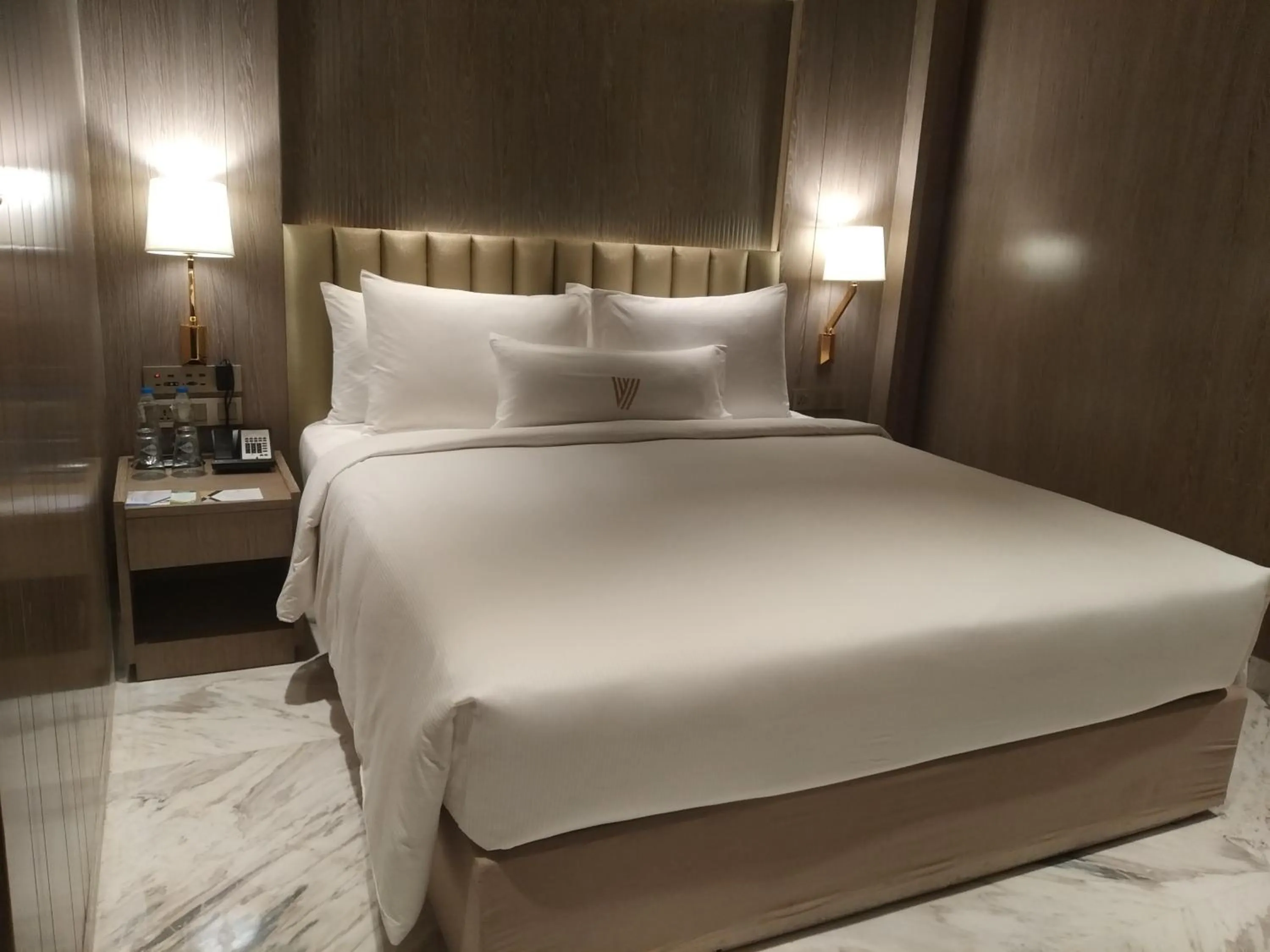 Bedroom, Bed in Vividus