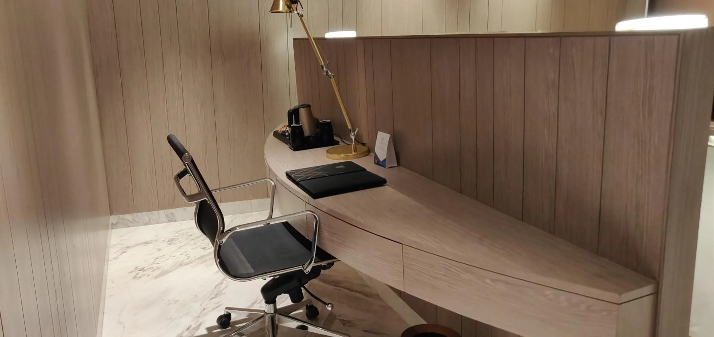 Business facilities in Vividus