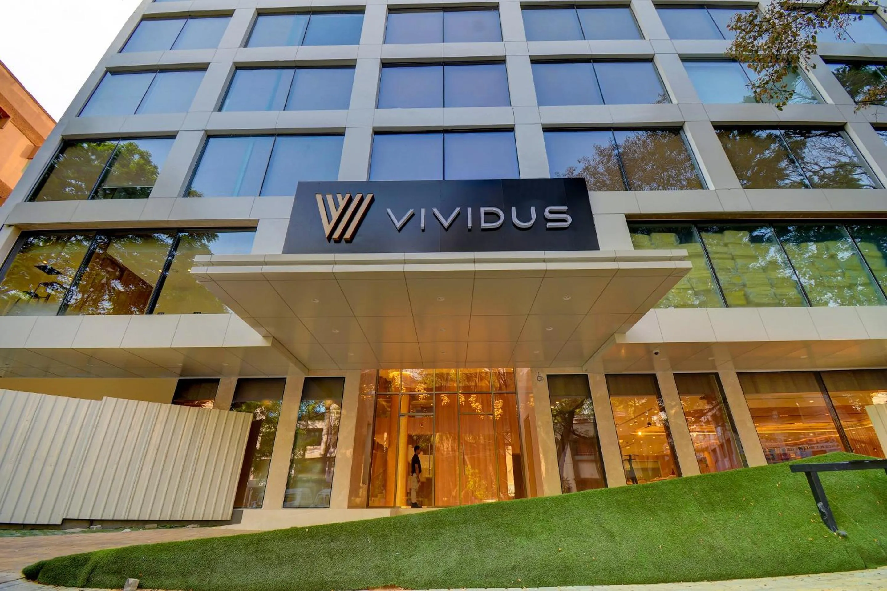 Facade/entrance in Vividus