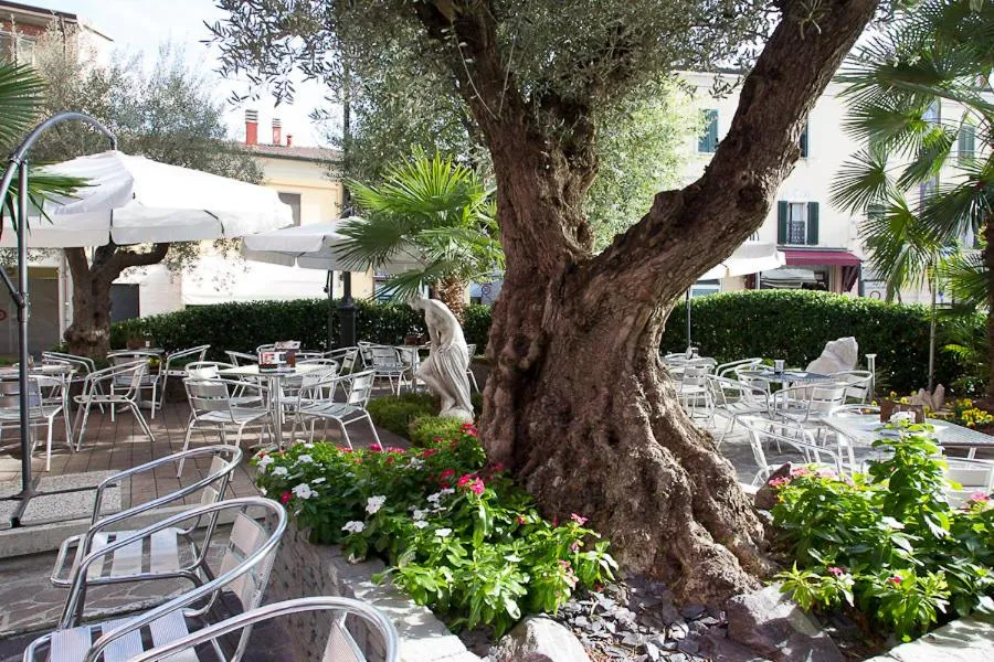 Day in Zara Rooms & Suites