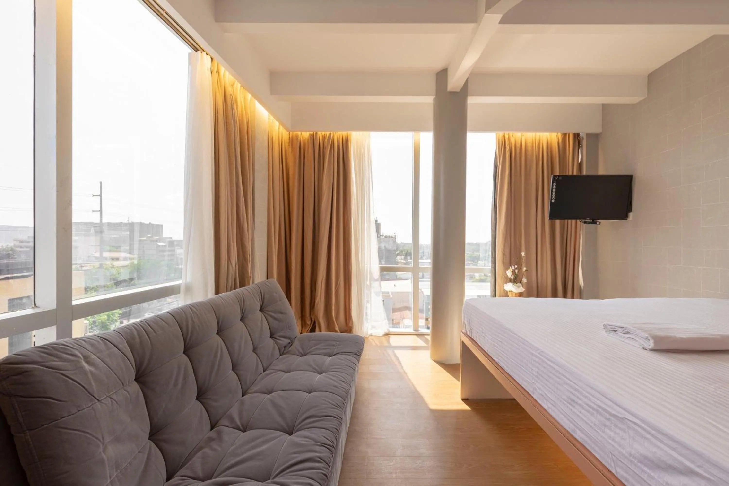 TV and multimedia, Bed in Selah Pods Hotel Manila