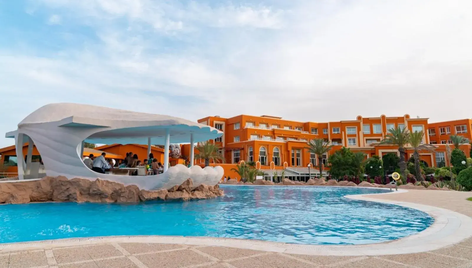 Swimming pool in Regency Tunis Hotel Swimming pool in Regency Tunis Hotel