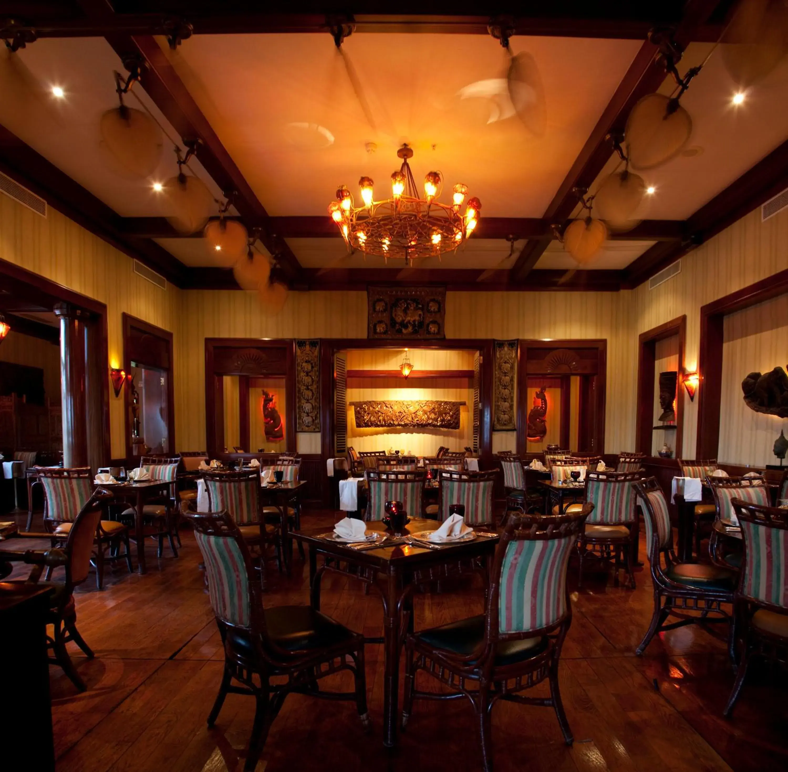 Restaurant/places to eat in Regency Tunis Hotel Restaurant/places to eat in Regency Tunis Hotel