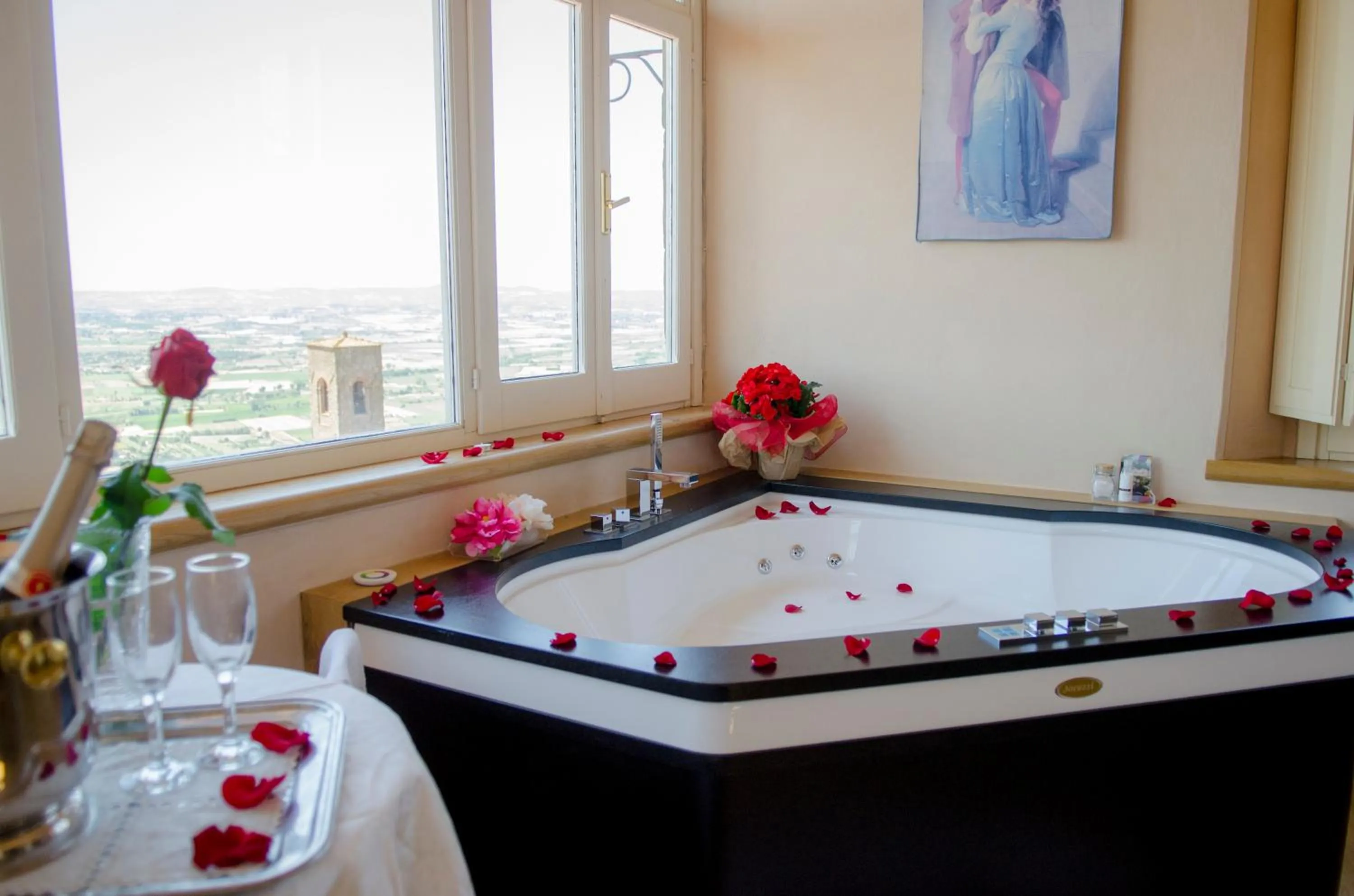 Hot Tub in B&B Piccolo Hotel