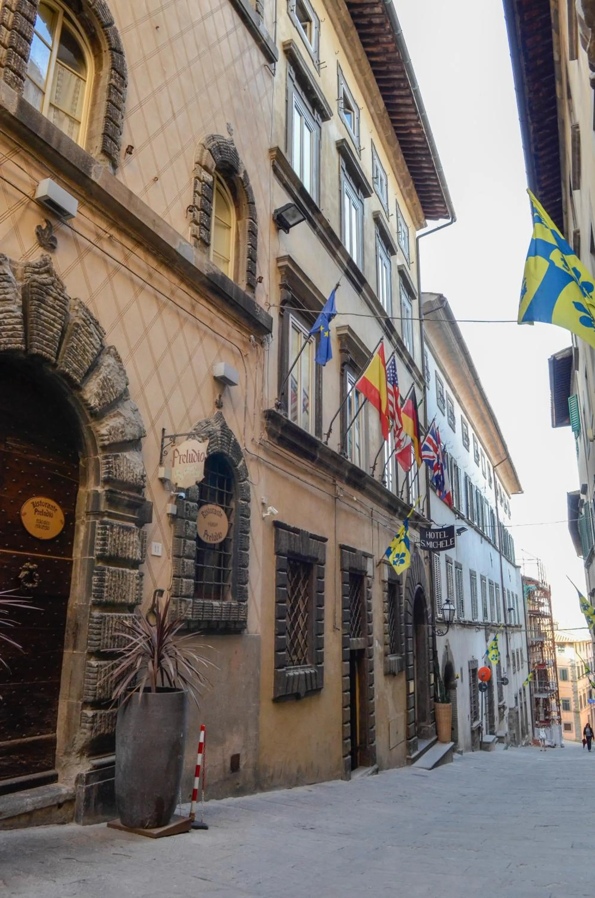 Property building in B&B Piccolo Hotel