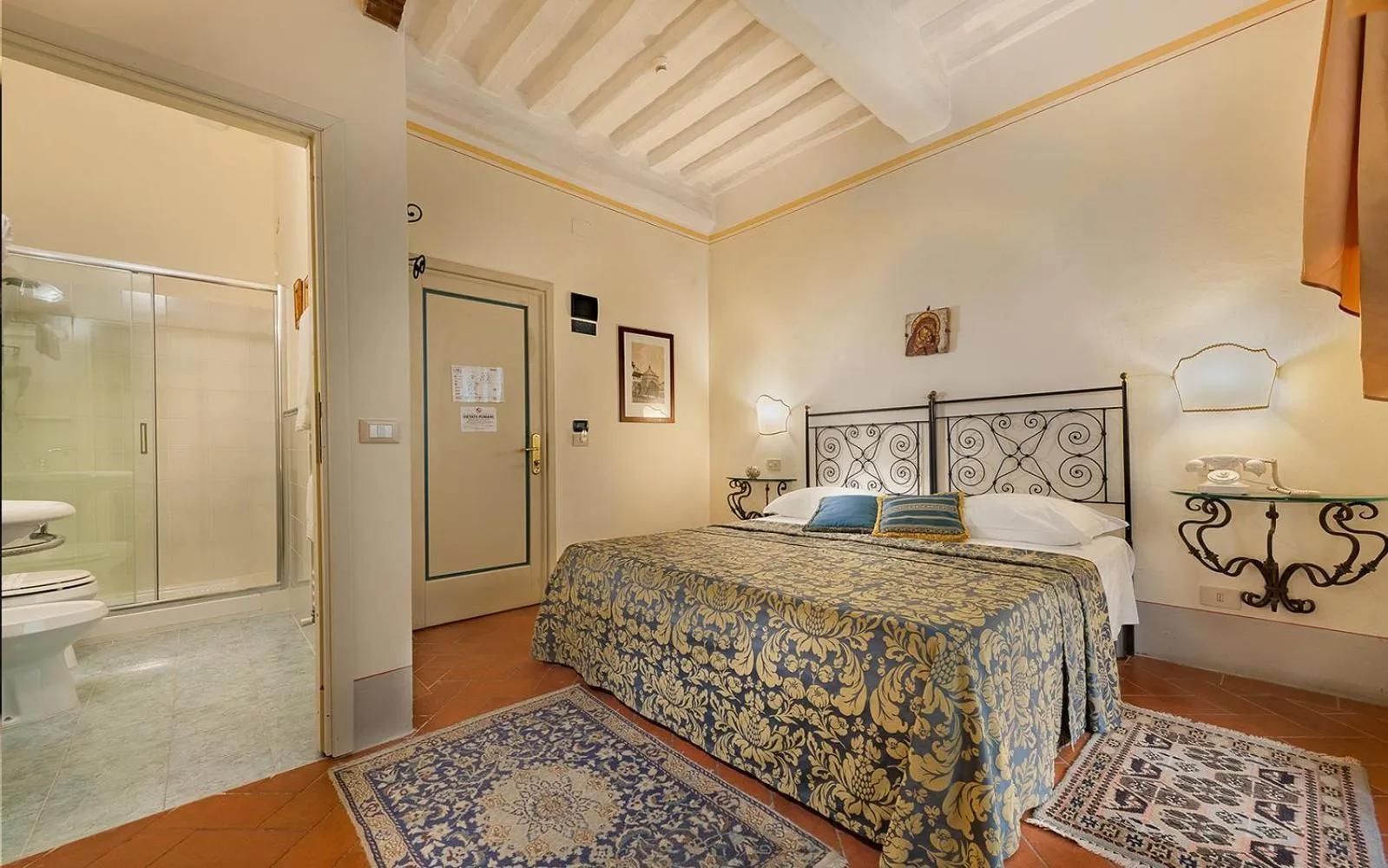 Bed in B&B Piccolo Hotel