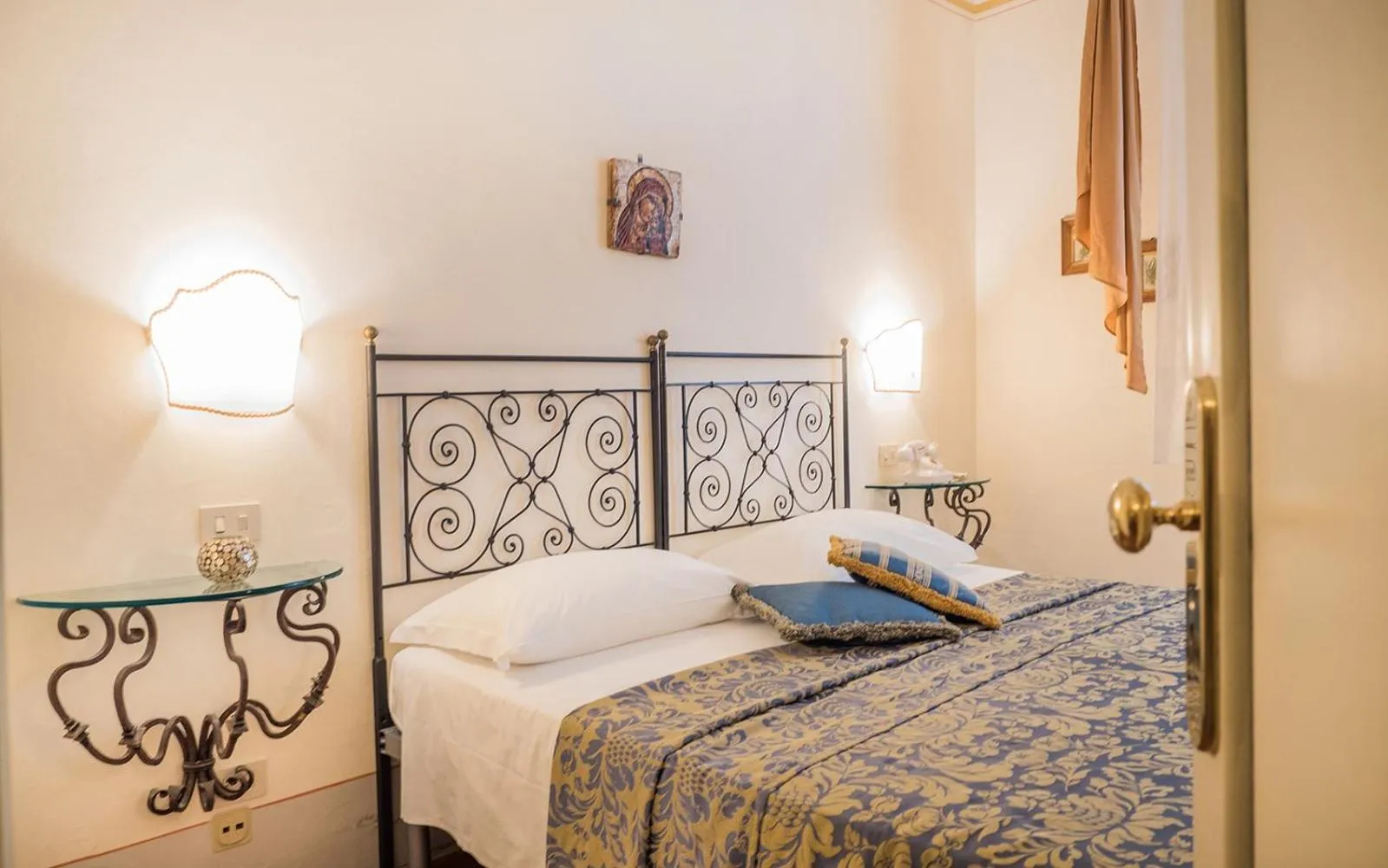 Bed in B&B Piccolo Hotel