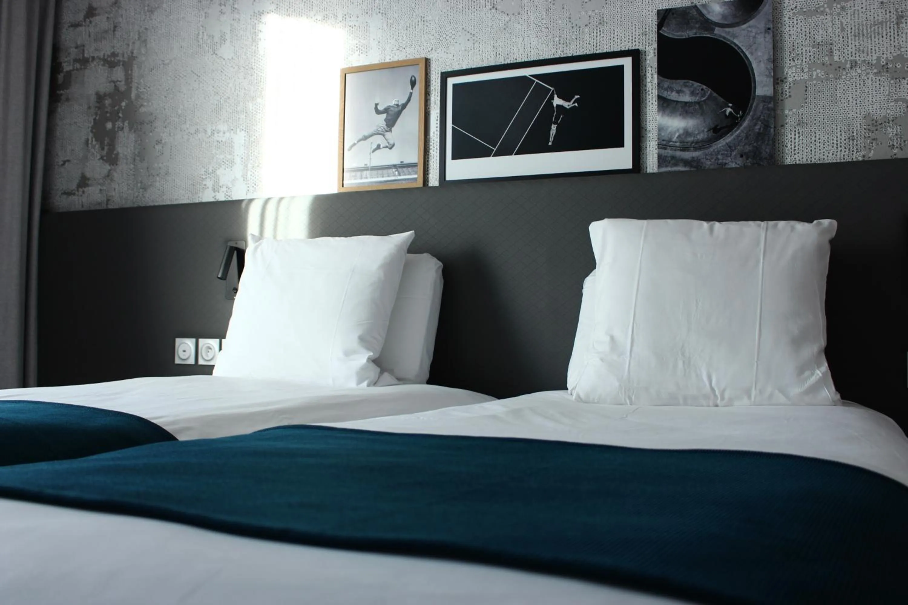 Bed in BEST WESTERN HOTEL DIJON QUETIGNY