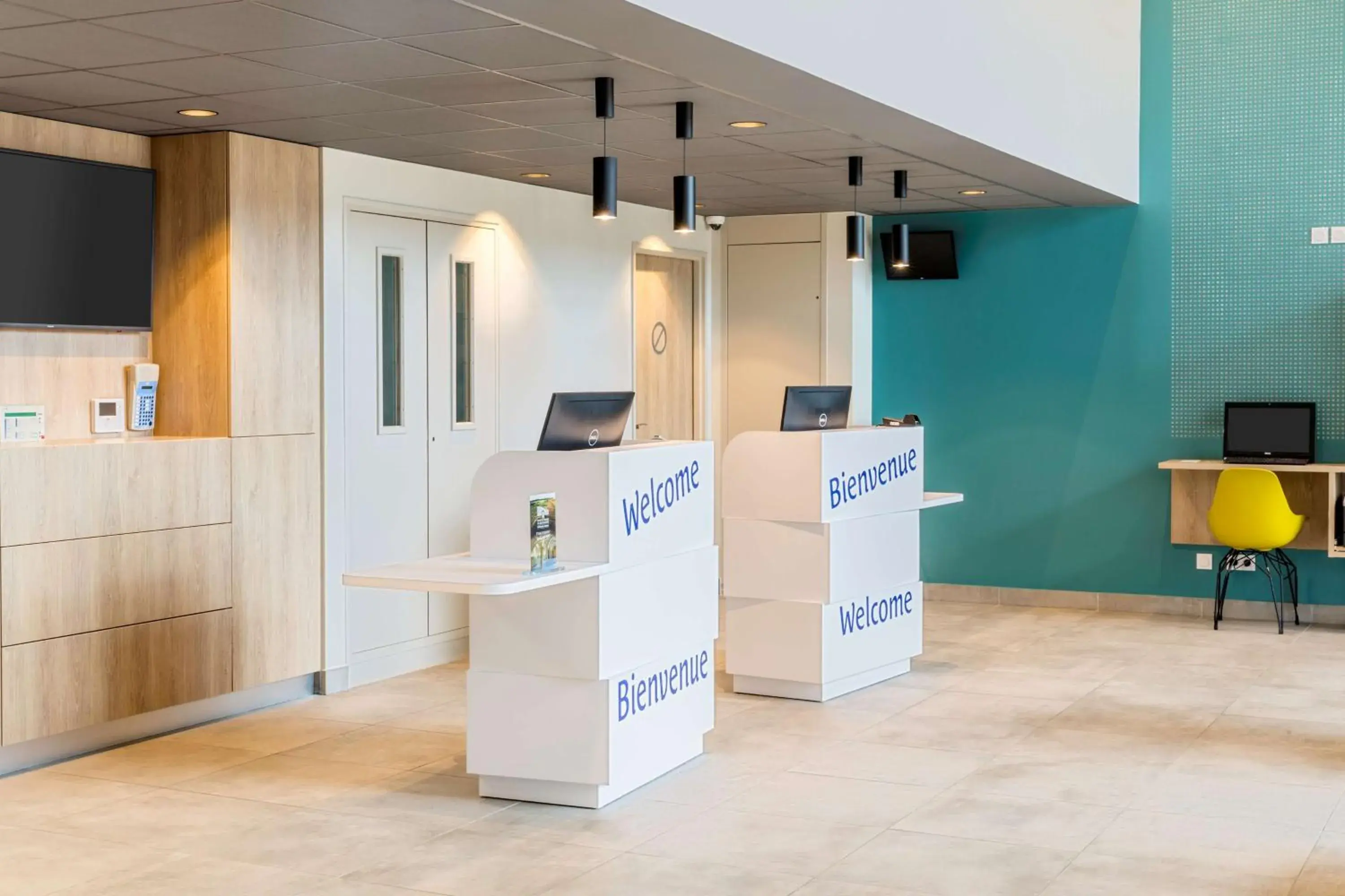 Lobby or reception in BEST WESTERN HOTEL DIJON QUETIGNY Lobby or reception in BEST WESTERN HOTEL DIJON QUETIGNY