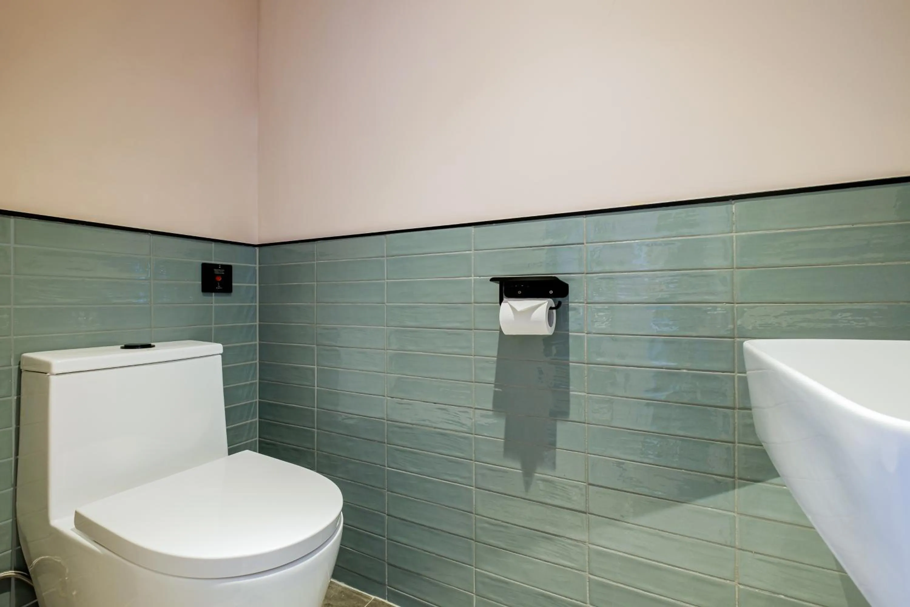 Toilet in PACE HOTEL Suzhou Guanqian Branch