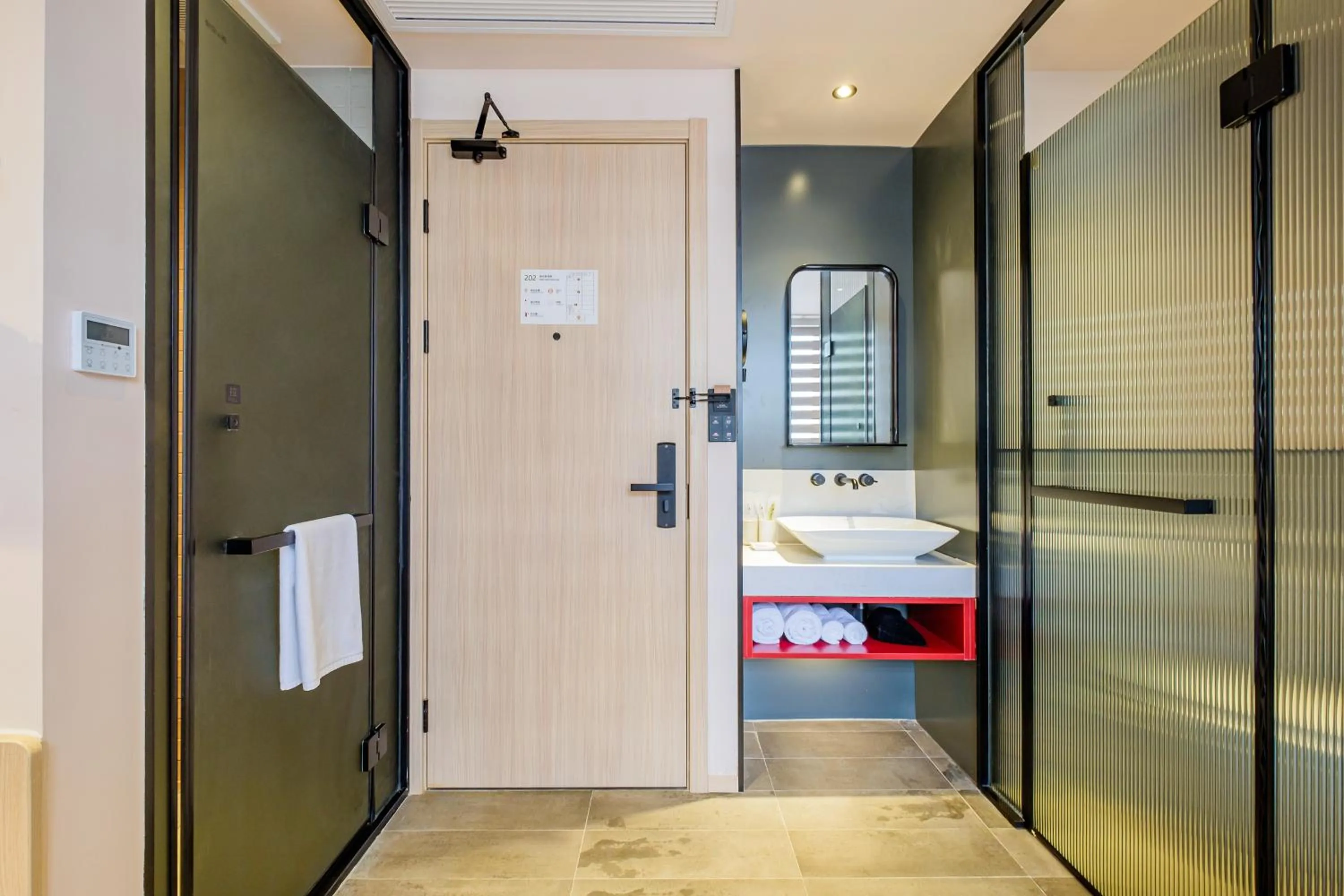 Bathroom, Bed in PACE HOTEL Suzhou Guanqian Branch