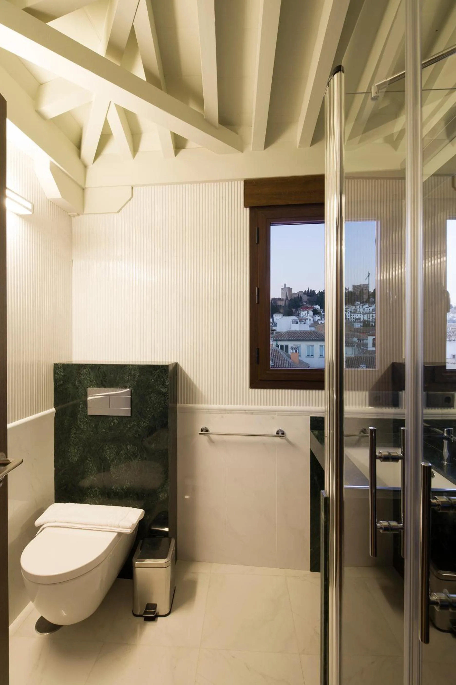 Bathroom in Imeda Apartamentos Escudo del Carmen 19