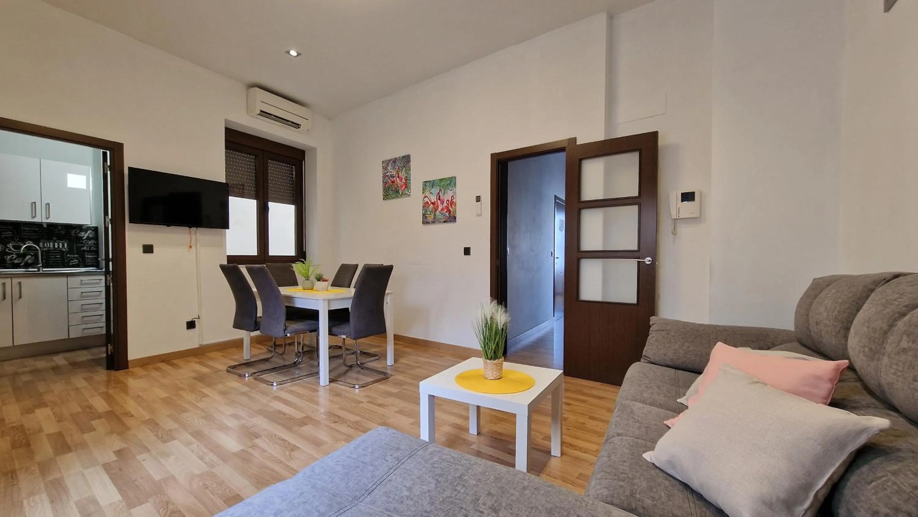 Living room in Imeda Apartamentos Escudo del Carmen 19