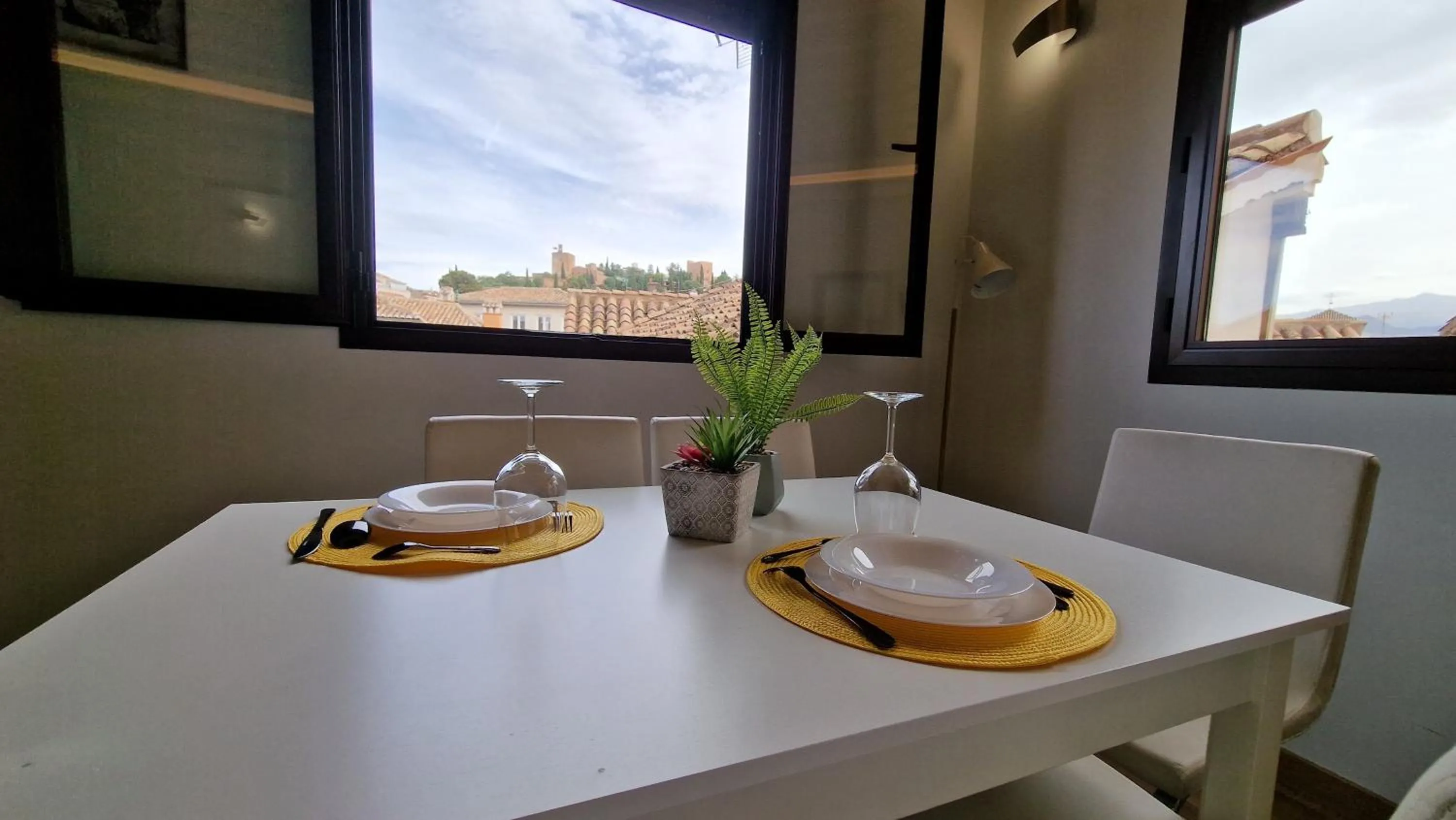 Dining area in Imeda Apartamentos Escudo del Carmen 19