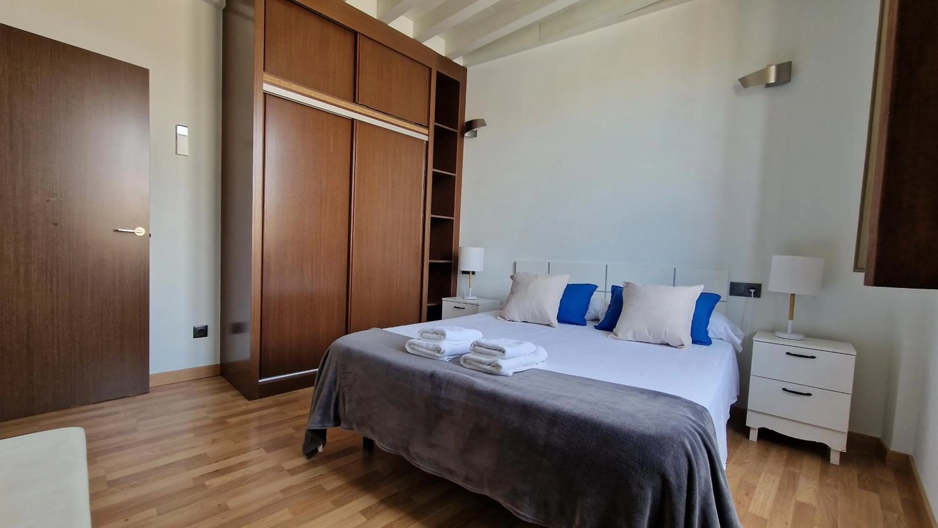 Bedroom, Bed in Imeda Apartamentos Escudo del Carmen 19