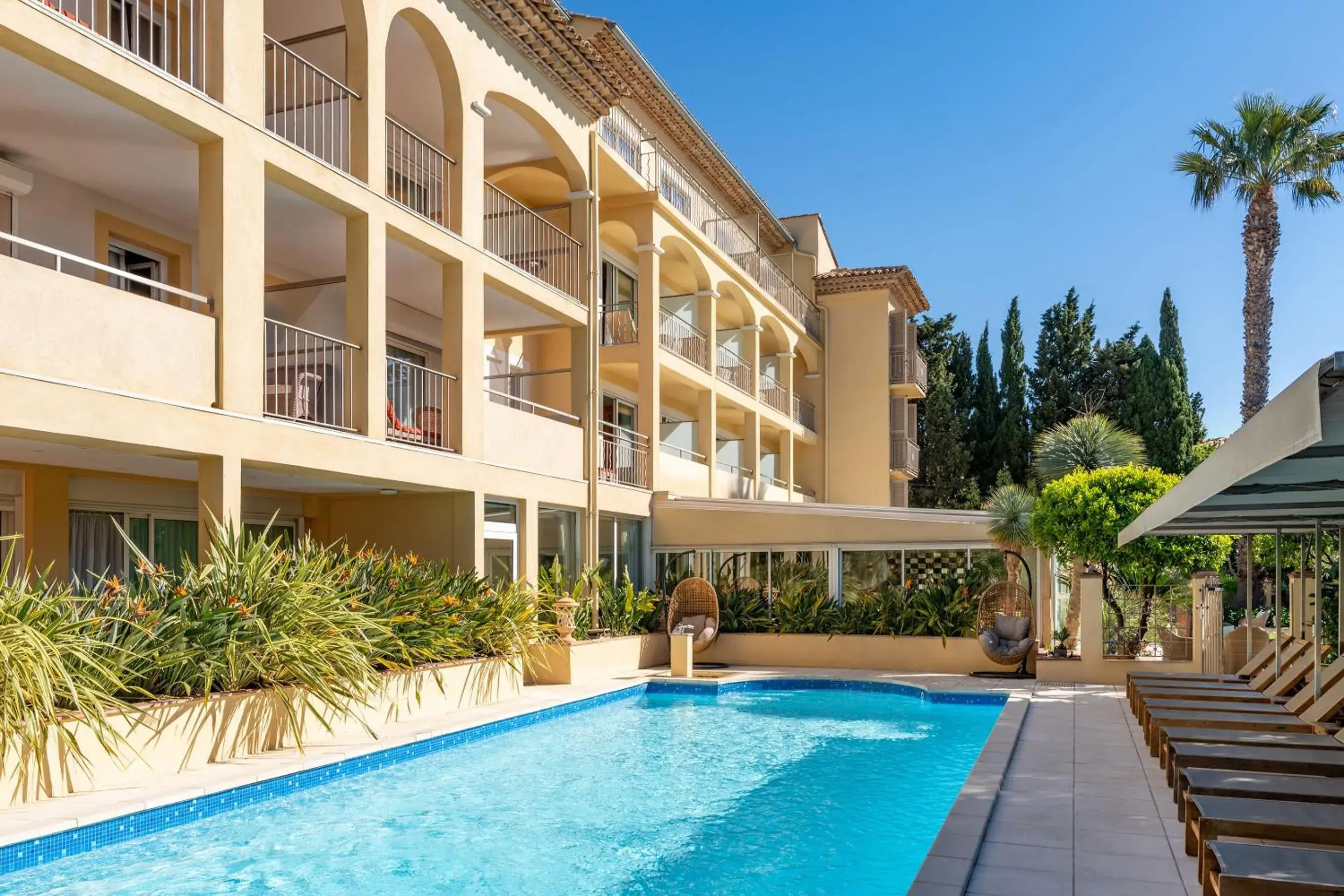 Swimming pool in Best Western Premier Montfleuri Swimming pool in Best Western Premier Montfleuri