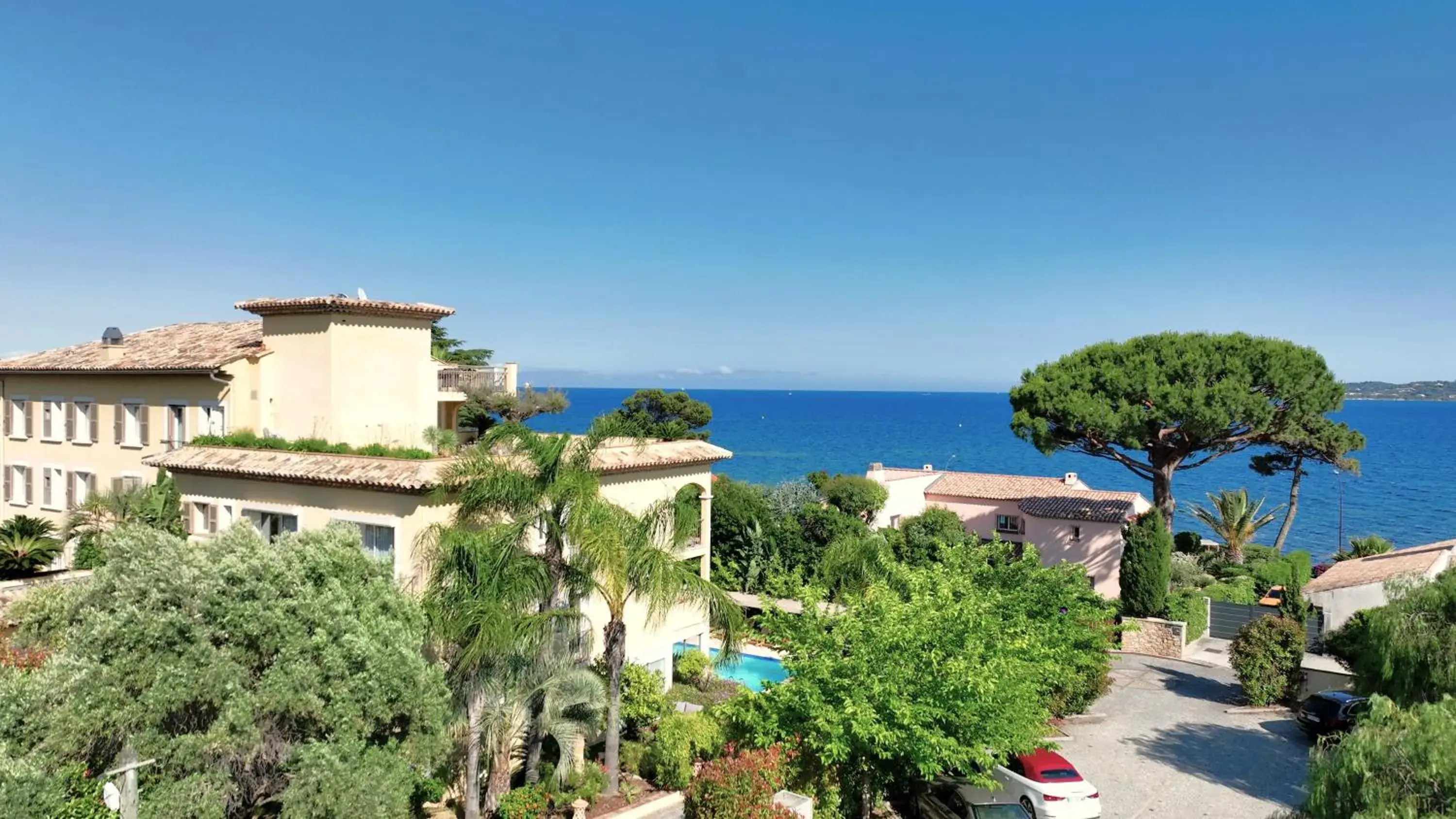 Property building in Best Western Premier Montfleuri Property building in Best Western Premier Montfleuri